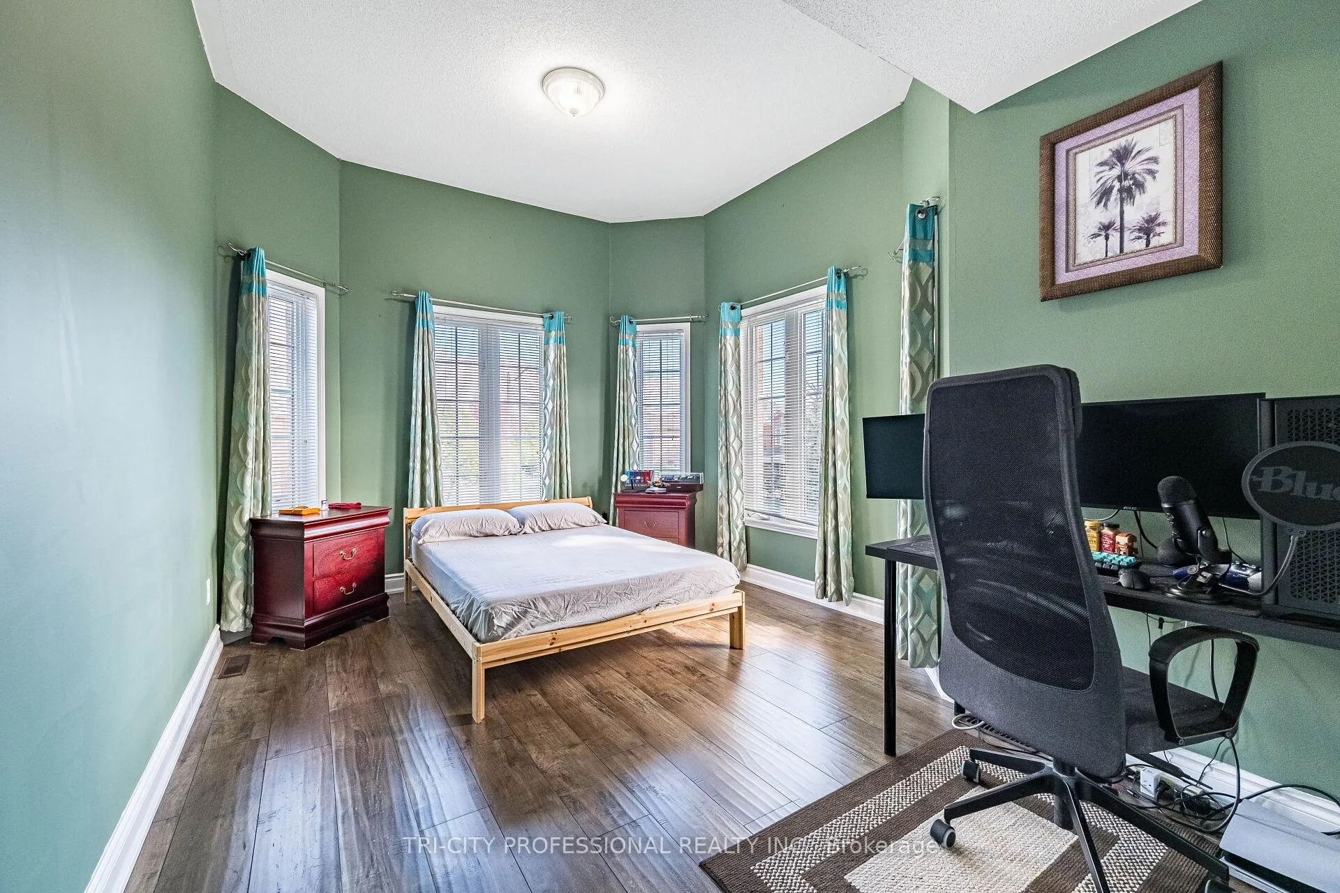 Photo 694 of 101 Williamson Drive, Brampton, Fletcher's Meadow — HOMEH