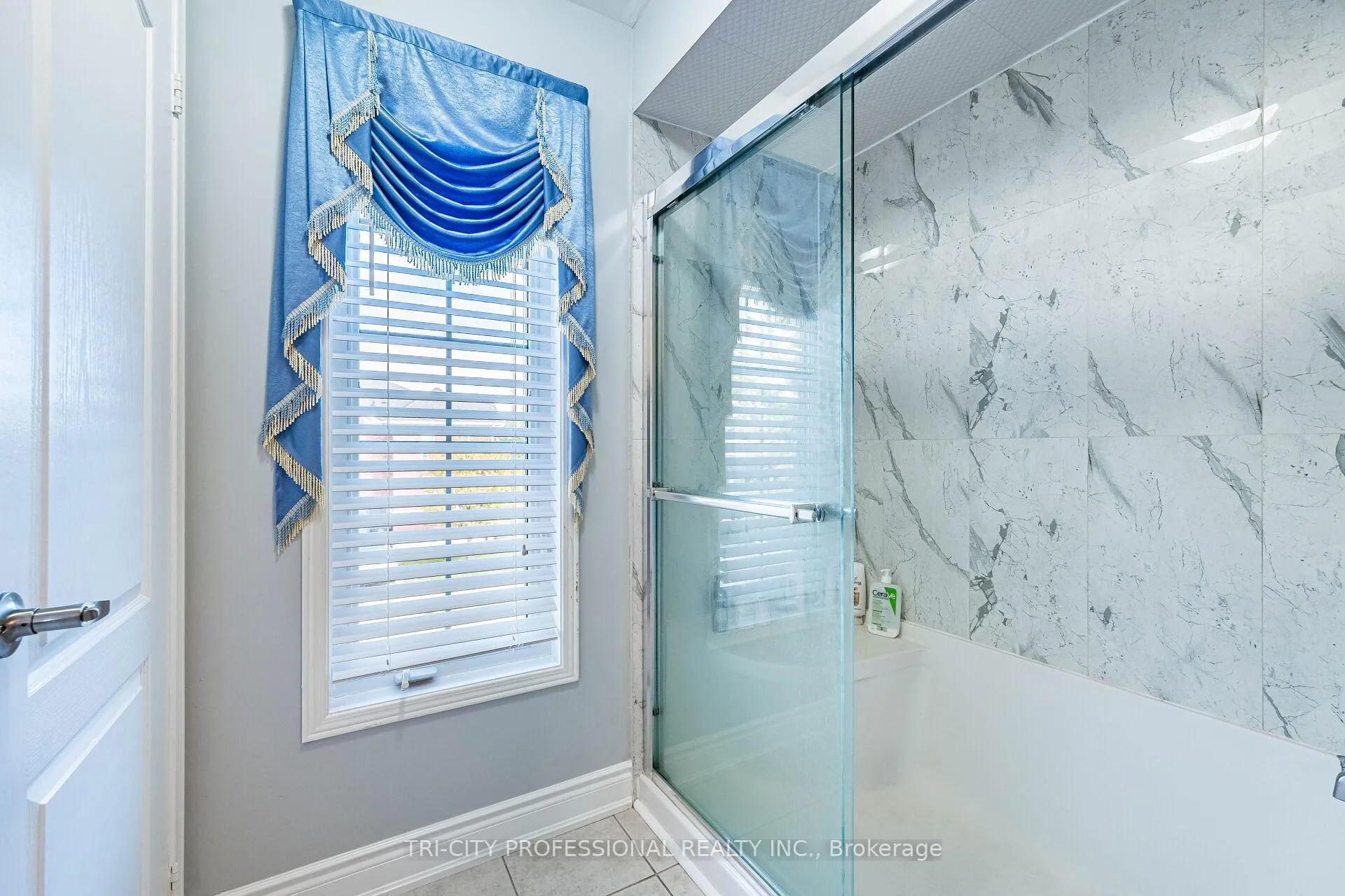 Photo 850 of 101 Williamson Drive, Brampton, Fletcher's Meadow — HOMEH