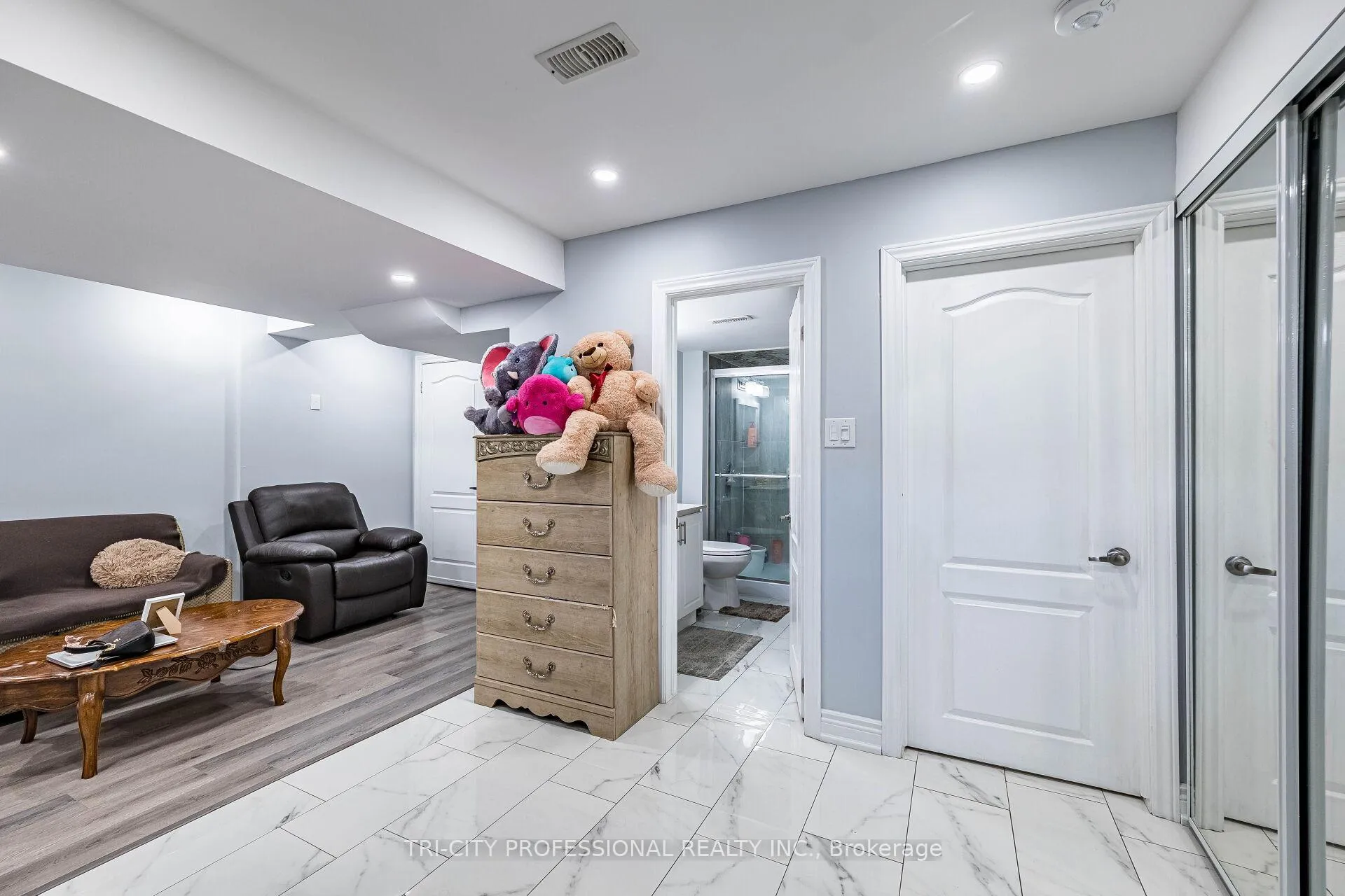 Photo 881 of 101 Williamson Drive, Brampton, Fletcher's Meadow — HOMEH