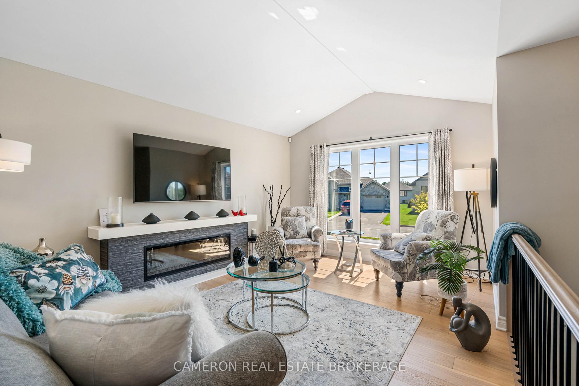 Photo 3 of 85 Cameron Crescent, Cornwall — HOMEH