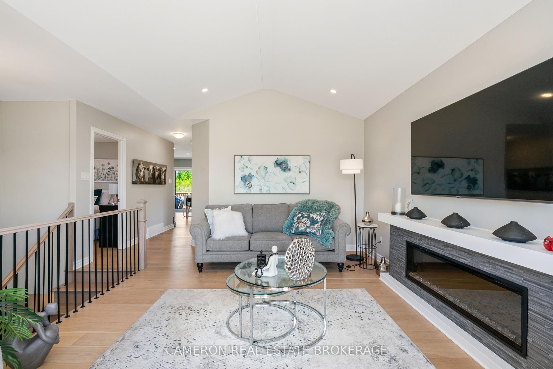 Photo 4 of 85 Cameron Crescent, Cornwall — HOMEH