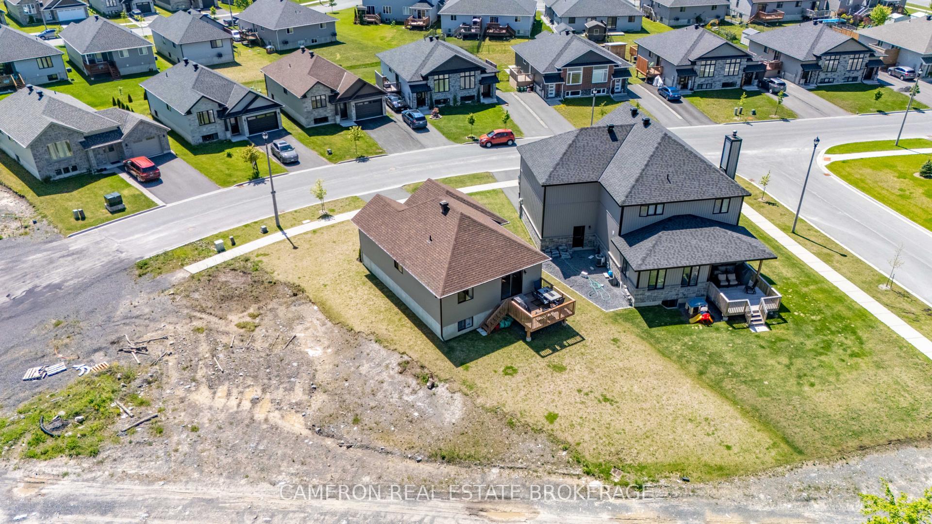 Photo 33 of 85 Cameron Crescent, Cornwall — HOMEH