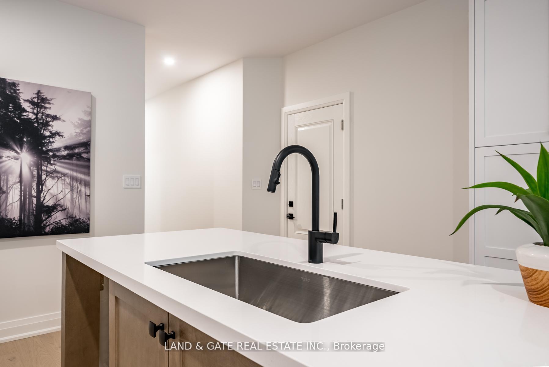Photo 19 of 132B Elgin Street, Clarington, Bowmanville — HOMEH