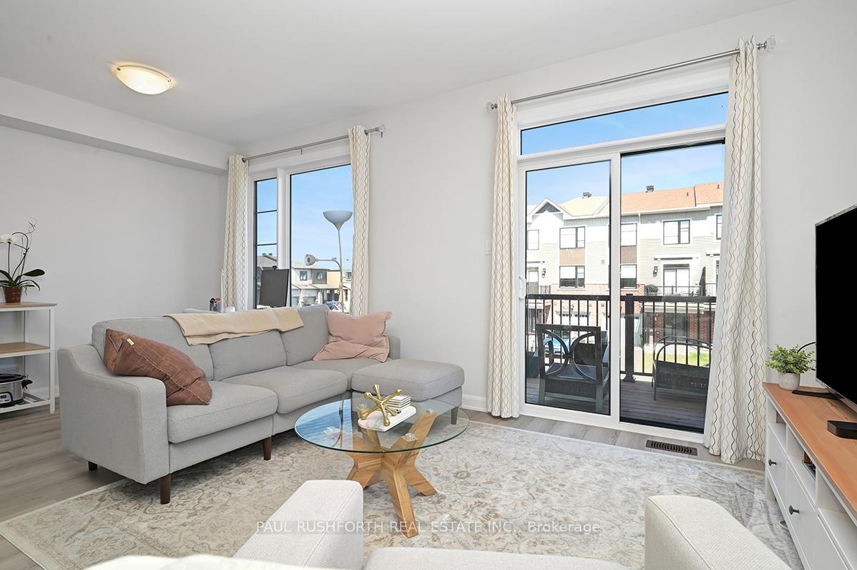 Photo 4 of 706 Lurgan Way, Ottawa, Barrhaven - Half Moon Bay — HOMEH