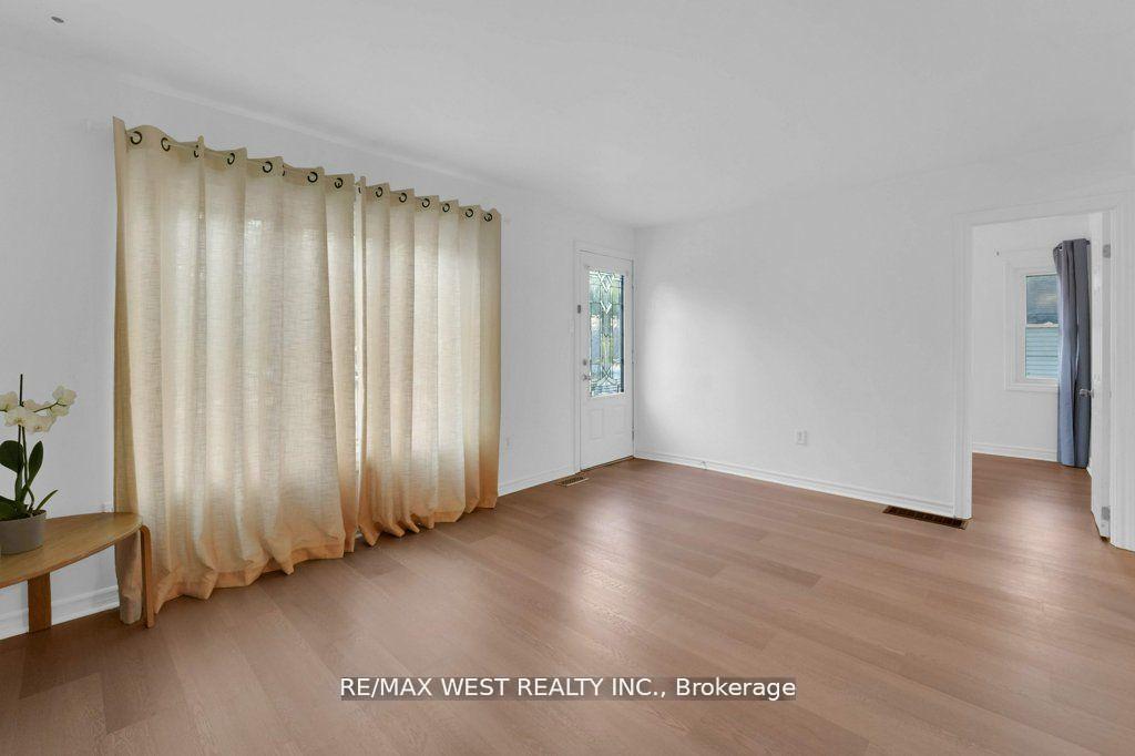 Photo 8 of 275 Pine Beach Drive, Georgina, Keswick South — HOMEH