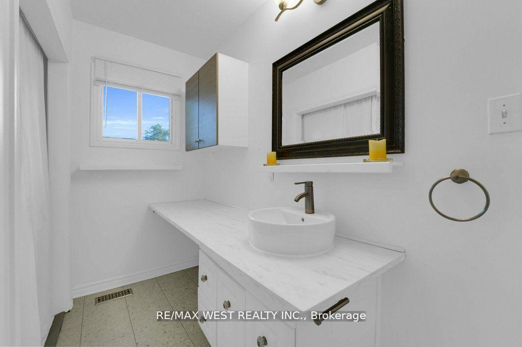 Photo 21 of 275 Pine Beach Drive, Georgina, Keswick South — HOMEH