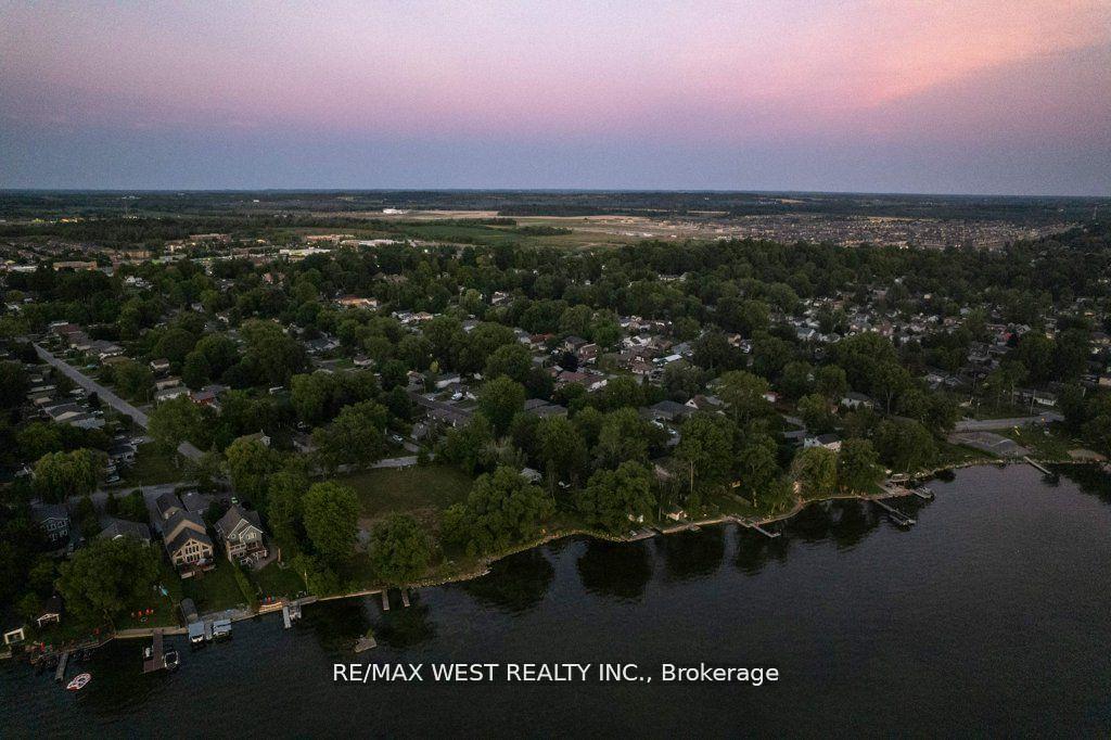 Photo 38 of 275 Pine Beach Drive, Georgina, Keswick South — HOMEH