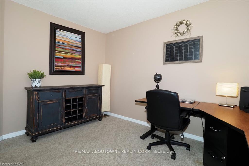 Photo 7 of Unit Main, 33 Boulder Crescent, Guelph, Clairfields/Hanlon Business Park — HOMEH