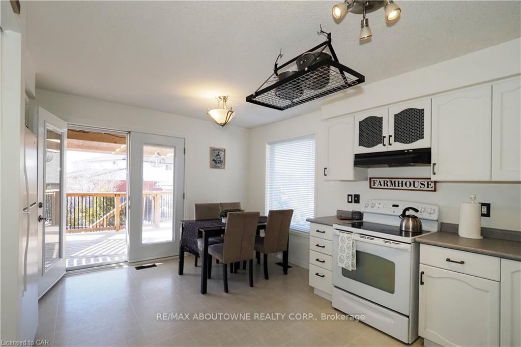 Photo 12 of Unit Main, 33 Boulder Crescent, Guelph, Clairfields/Hanlon Business Park — HOMEH