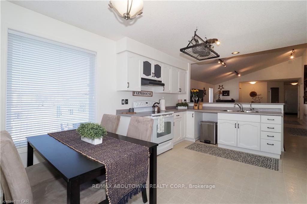 Photo 14 of Unit Main, 33 Boulder Crescent, Guelph, Clairfields/Hanlon Business Park — HOMEH