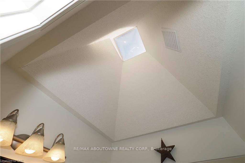 Photo 20 of Unit Main, 33 Boulder Crescent, Guelph, Clairfields/Hanlon Business Park — HOMEH
