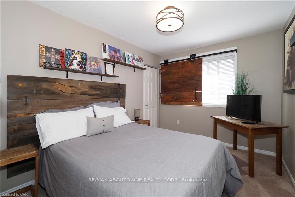Photo 21 of Unit Main, 33 Boulder Crescent, Guelph, Clairfields/Hanlon Business Park — HOMEH