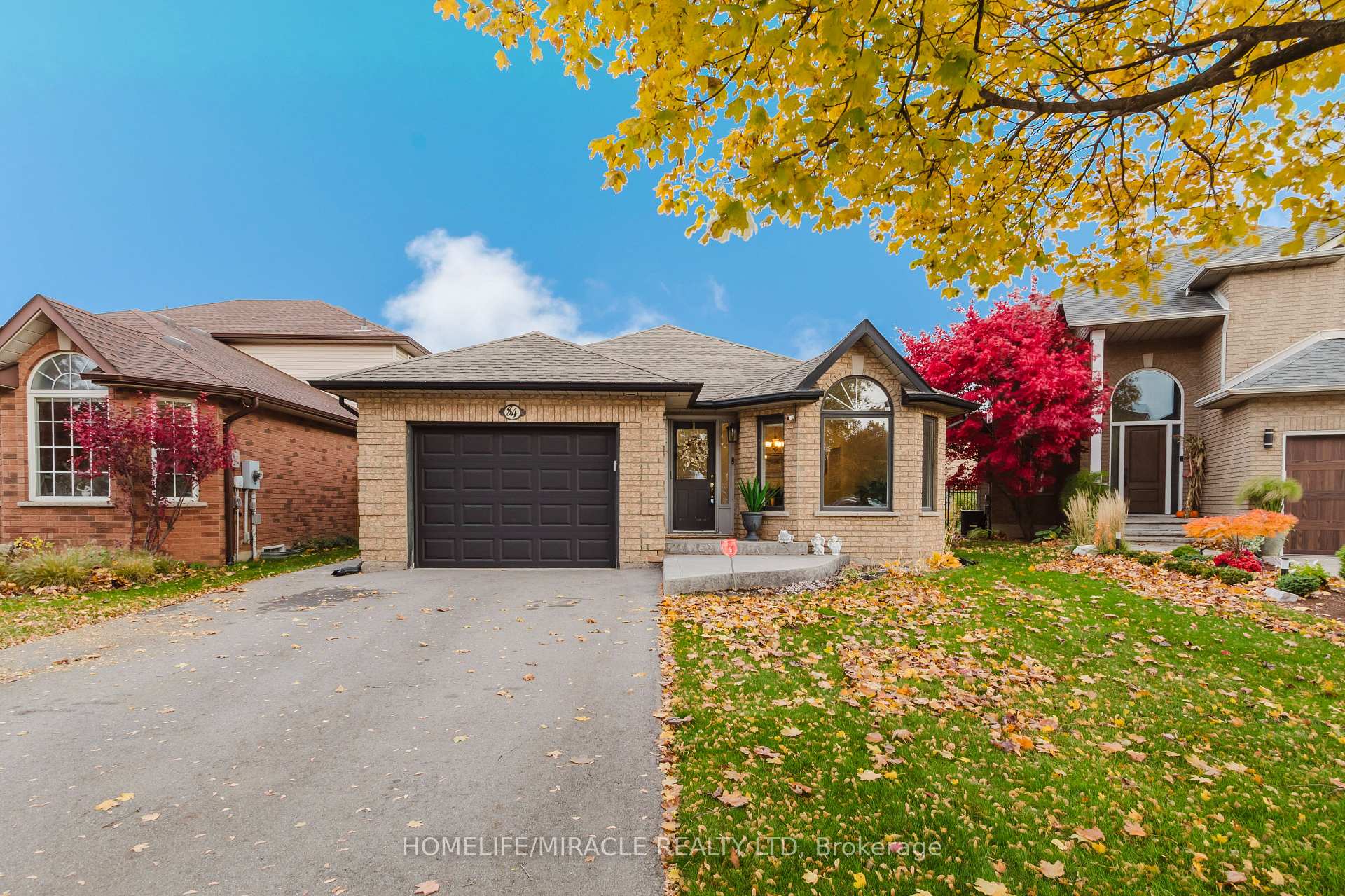 Photo 2 of 84 Hillgarden Drive, Hamilton, Stoney Creek Mountain — HOMEH