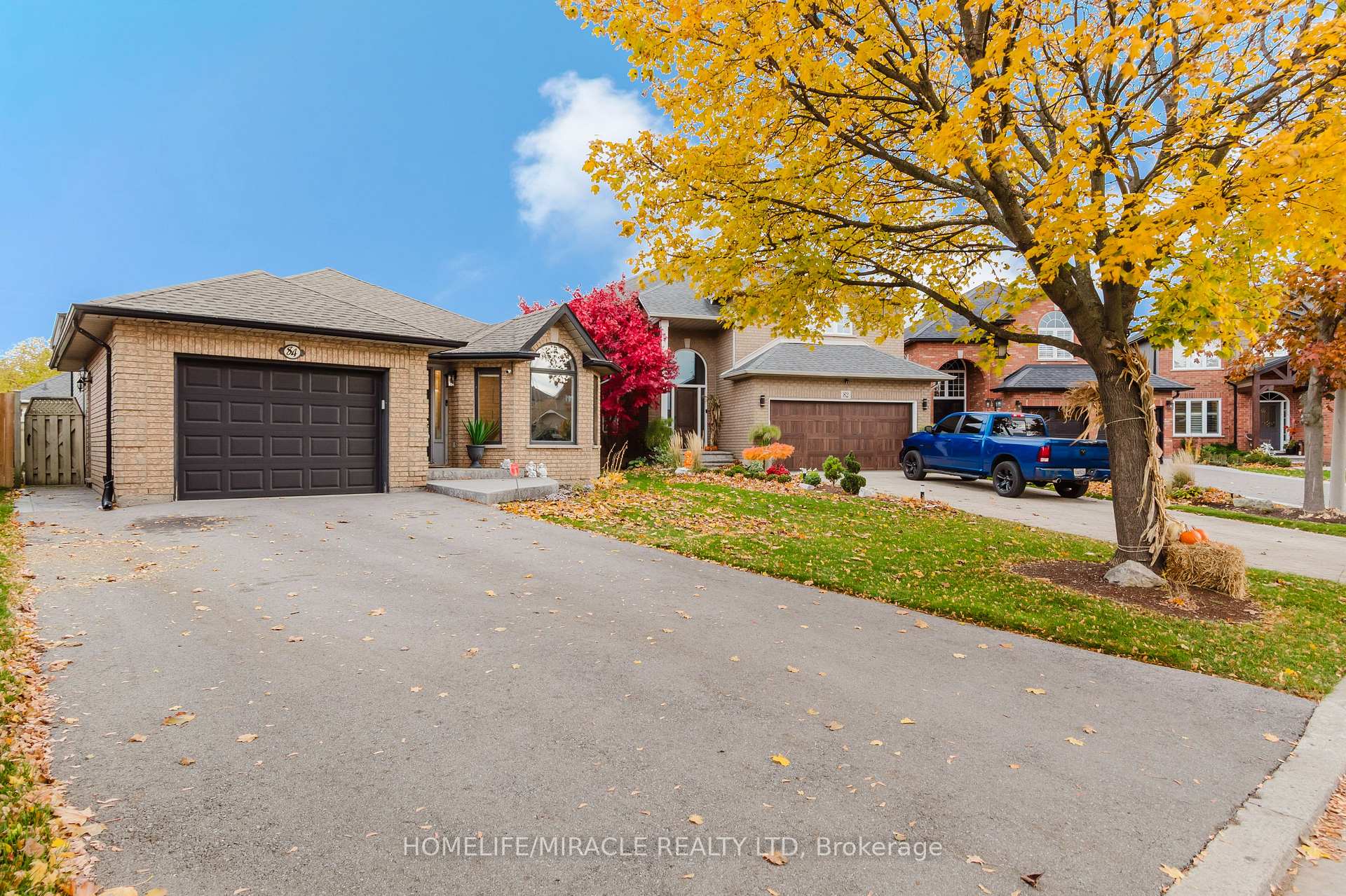 Photo 3 of 84 Hillgarden Drive, Hamilton, Stoney Creek Mountain — HOMEH