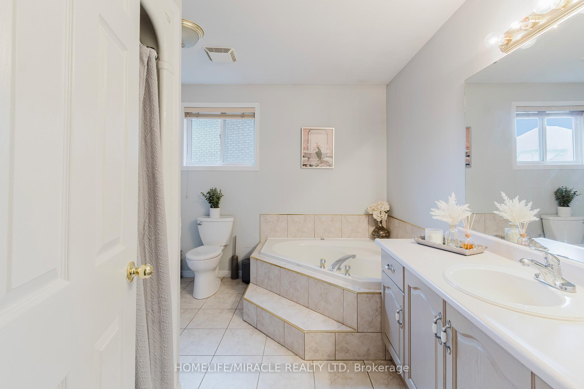 Photo 23 of 84 Hillgarden Drive, Hamilton, Stoney Creek Mountain — HOMEH