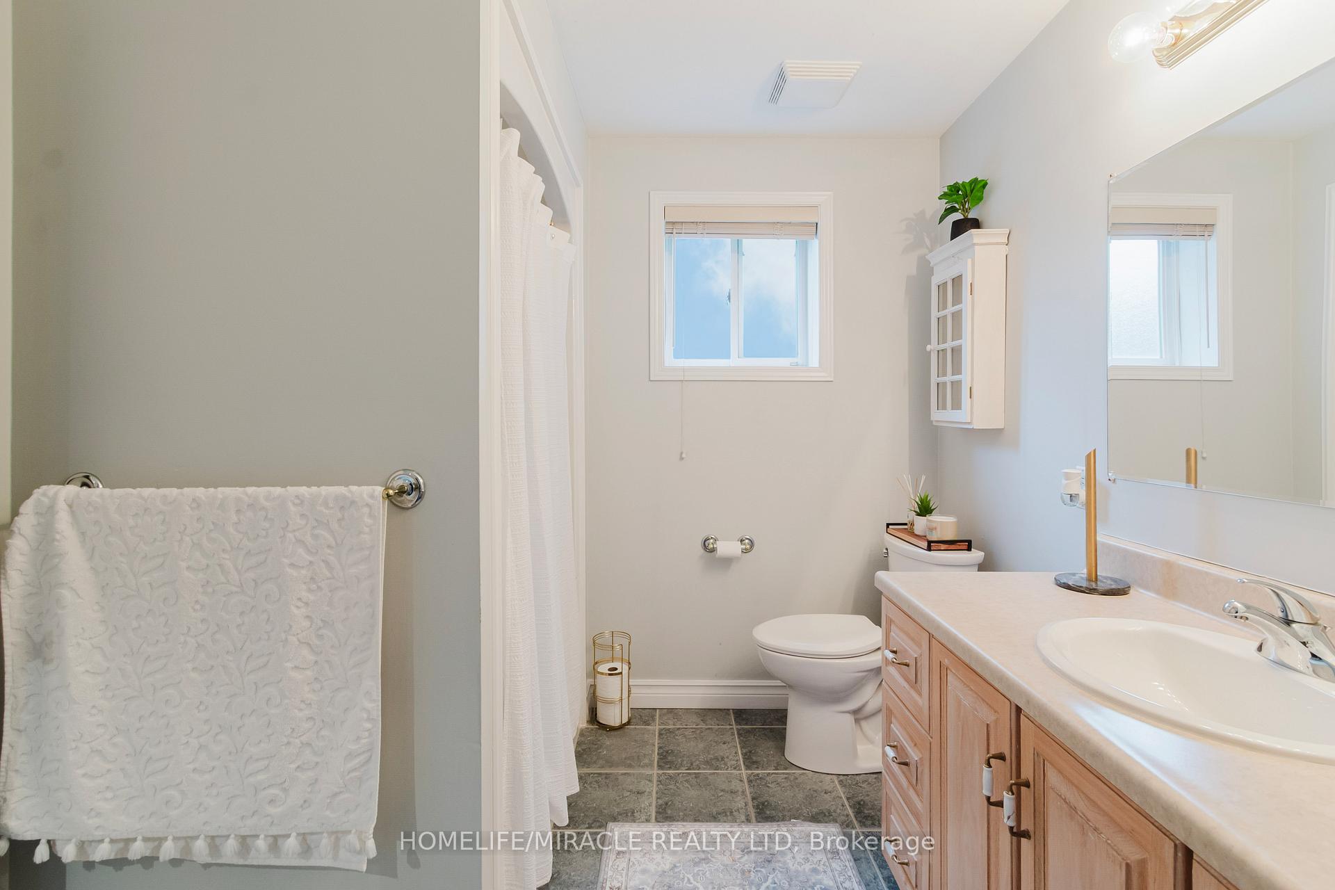 Photo 40 of 84 Hillgarden Drive, Hamilton, Stoney Creek Mountain — HOMEH