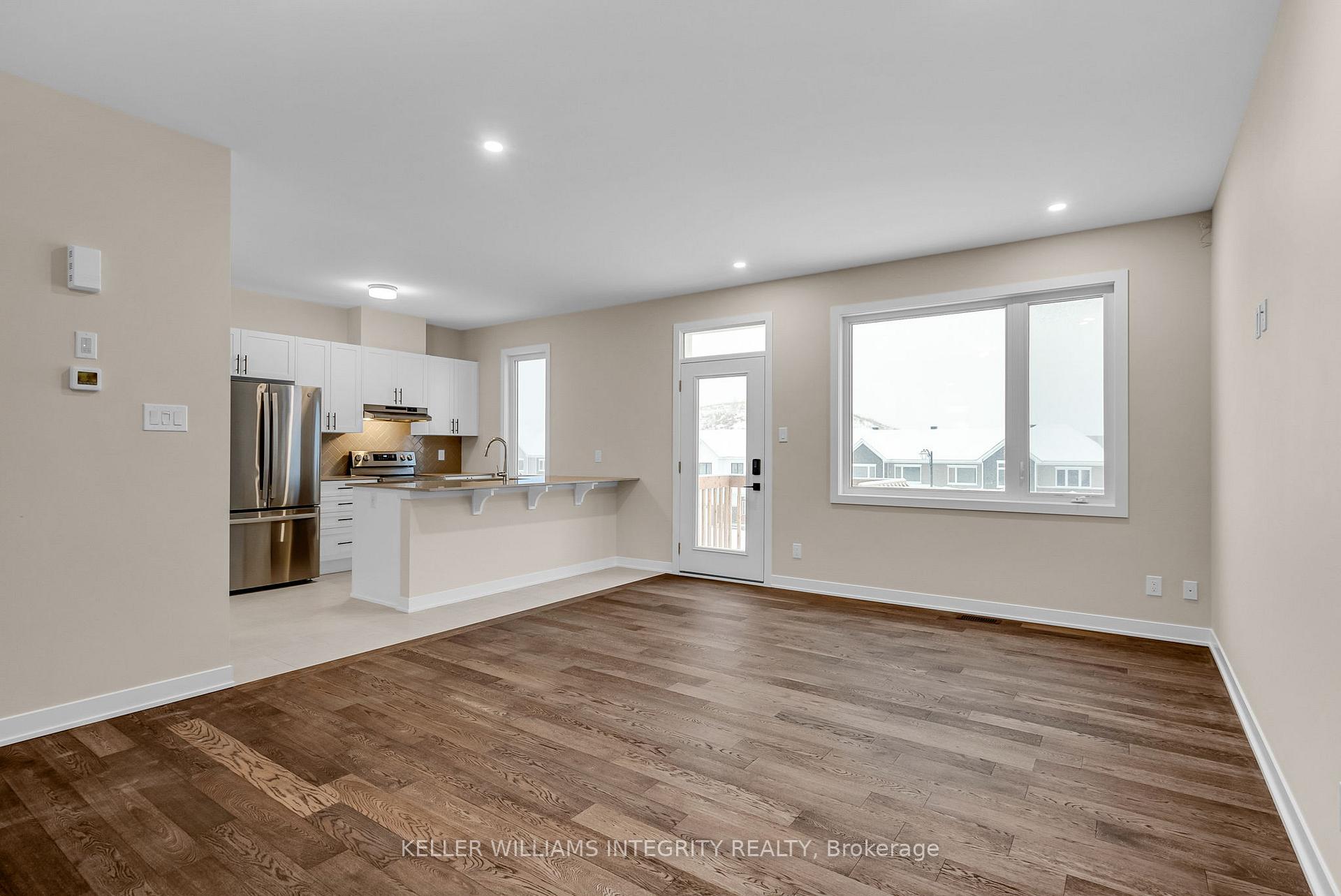 Photo 5 of 162 Beebalm Crescent, Ottawa, Barrhaven - Half Moon Bay — HOMEH