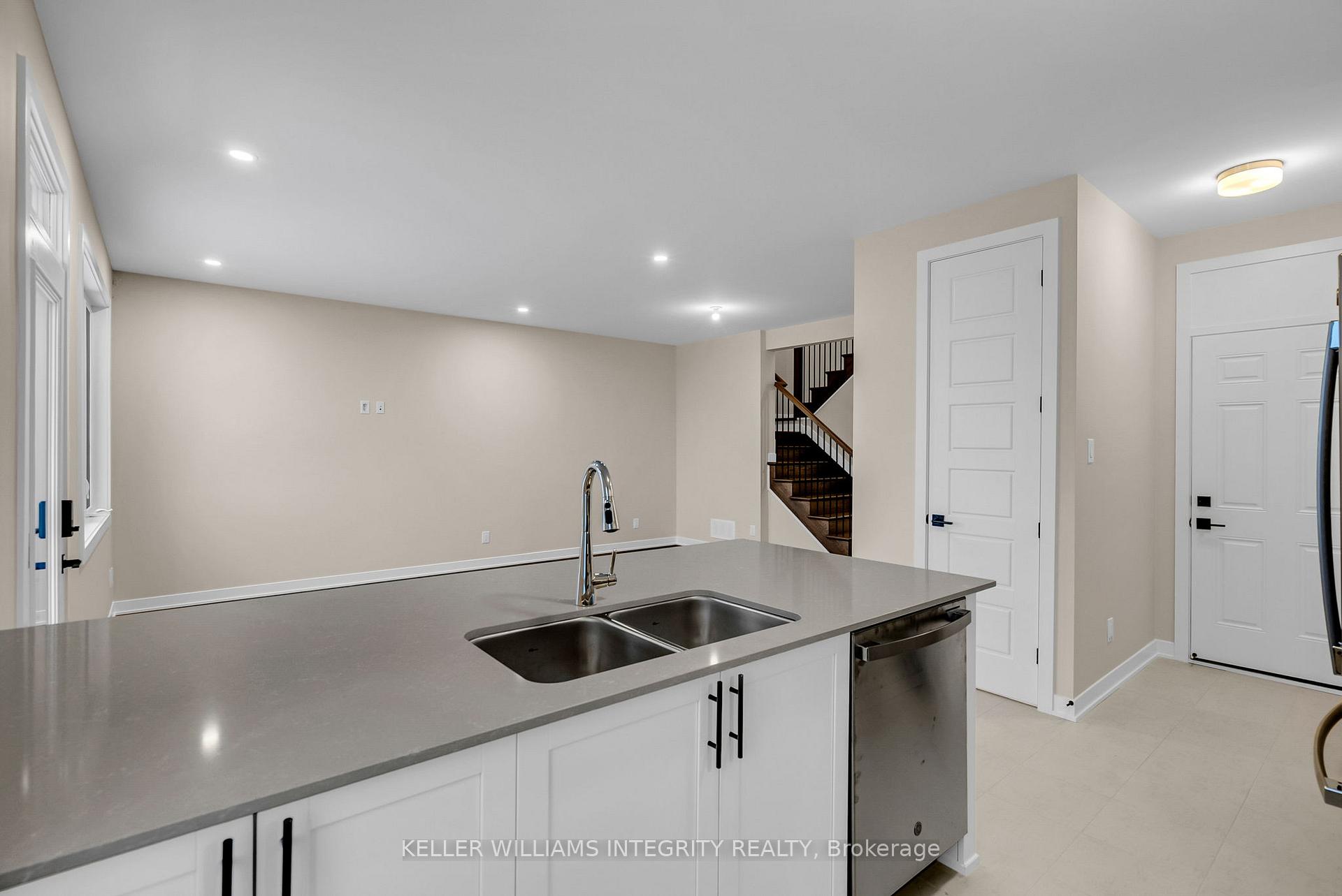 Photo 11 of 162 Beebalm Crescent, Ottawa, Barrhaven - Half Moon Bay — HOMEH