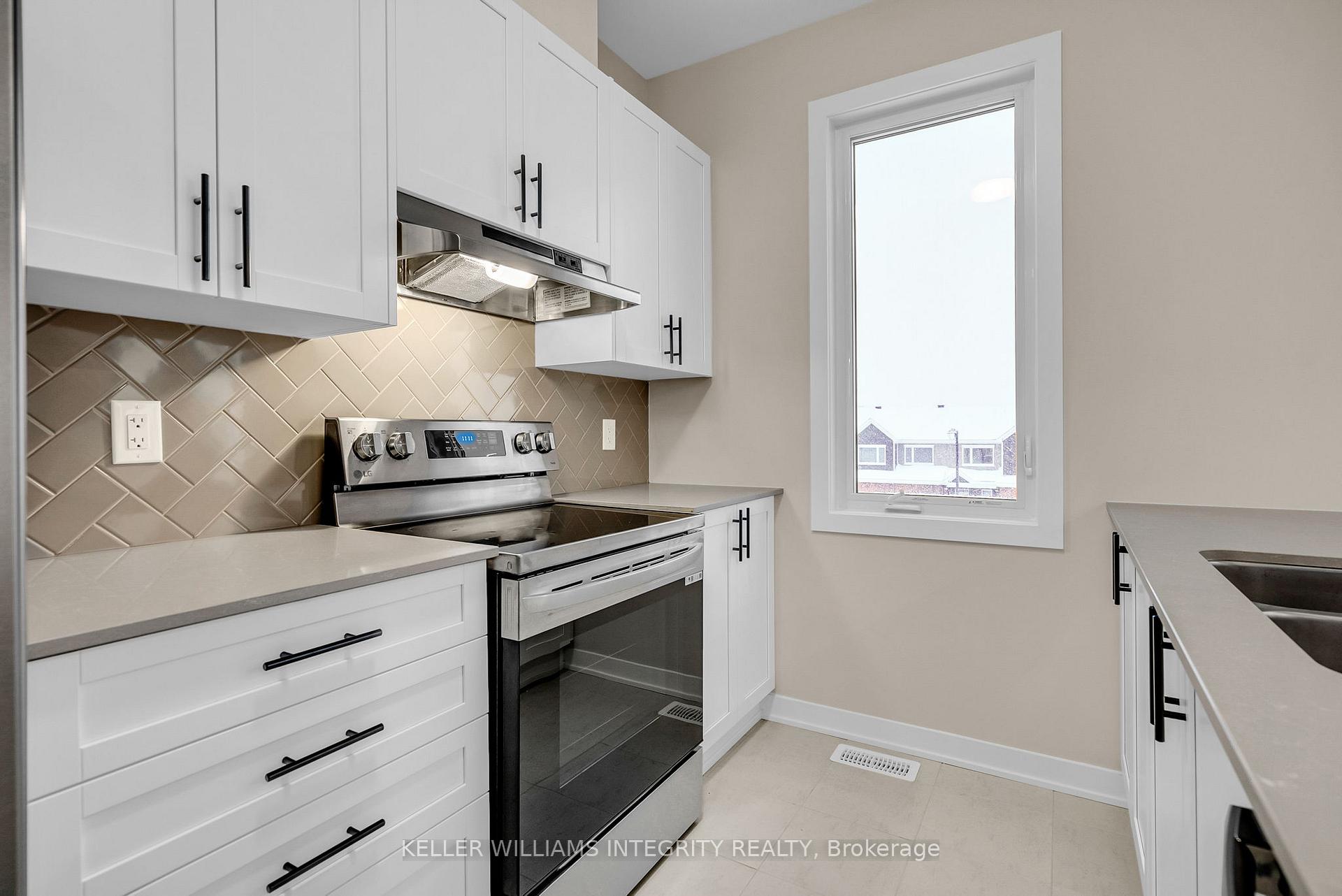 Photo 12 of 162 Beebalm Crescent, Ottawa, Barrhaven - Half Moon Bay — HOMEH