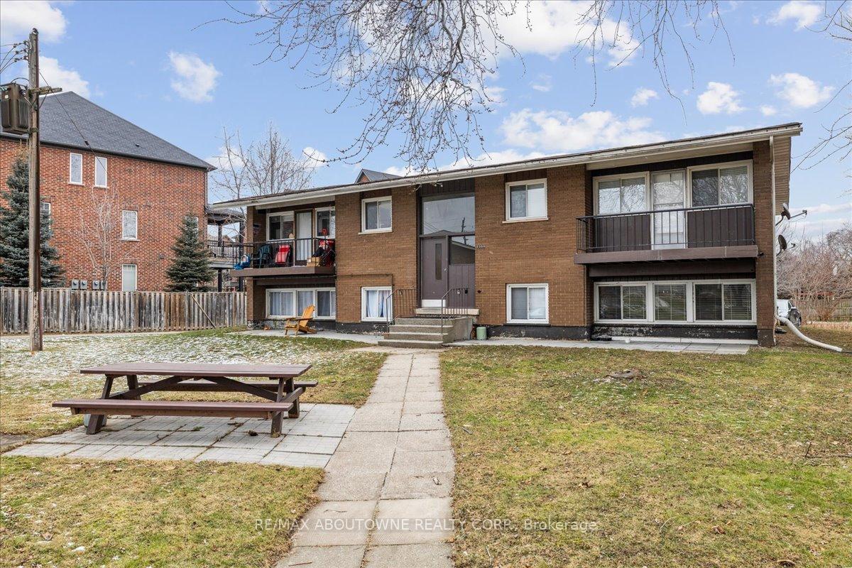 Photo 2 of Unit 3, 2350 Queensway Drive, Burlington, Freeman — HOMEH