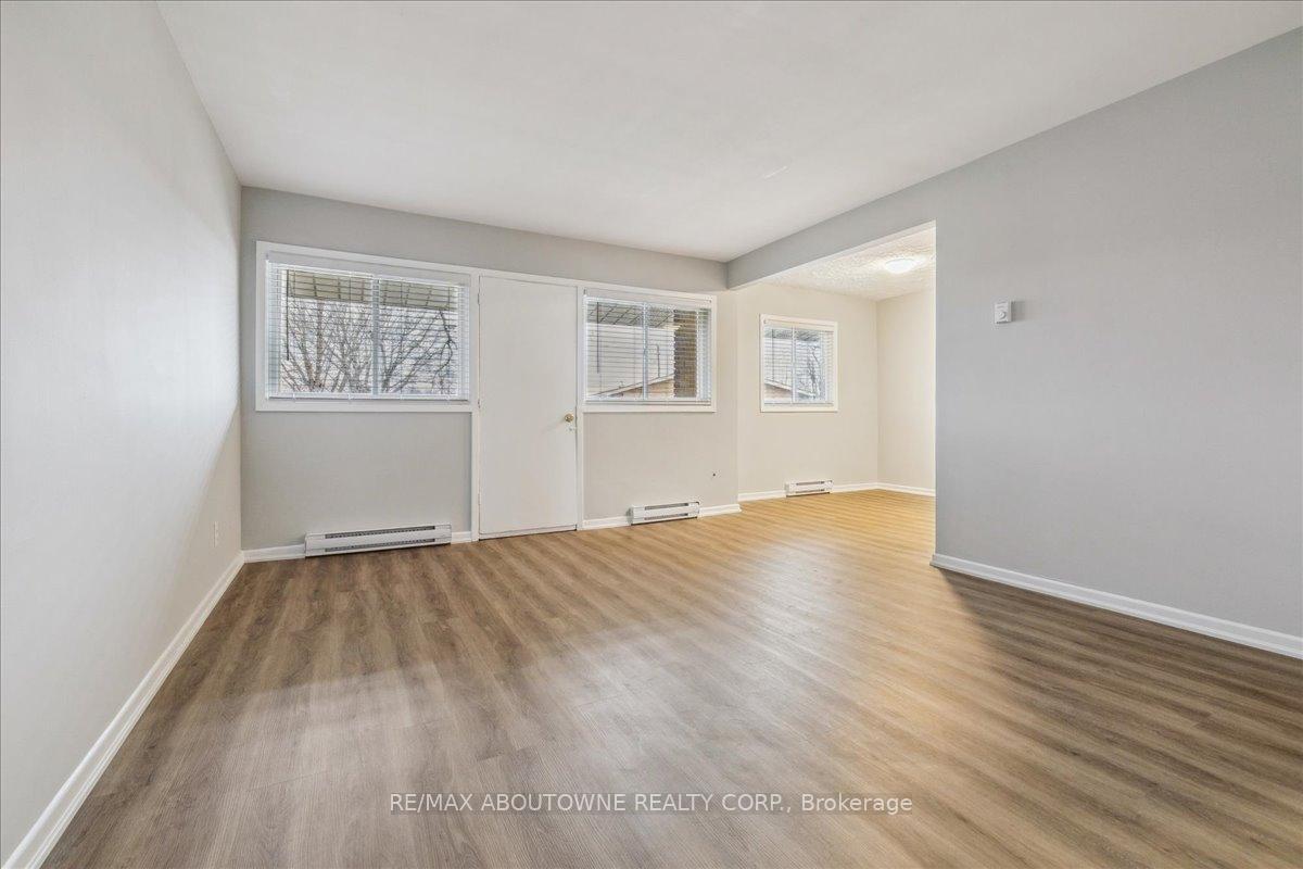 Photo 14 of Unit 3, 2350 Queensway Drive, Burlington, Freeman — HOMEH