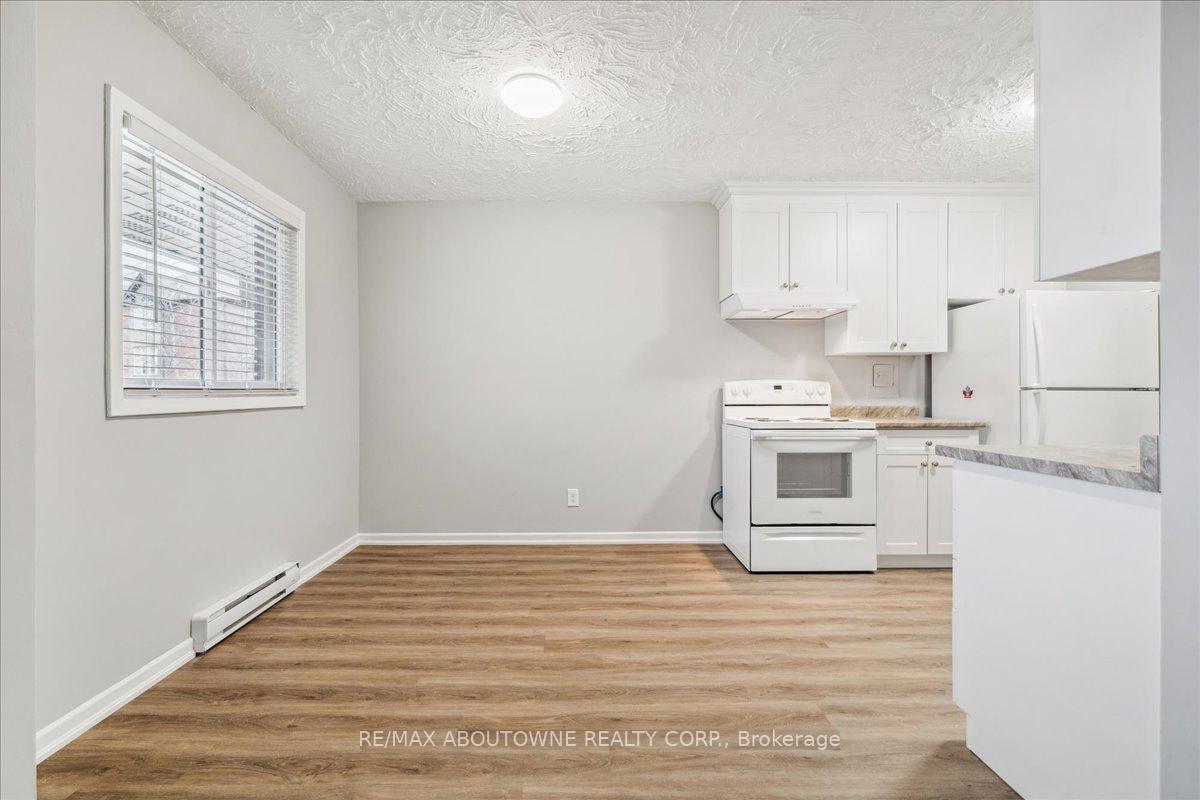 Photo 17 of Unit 3, 2350 Queensway Drive, Burlington, Freeman — HOMEH