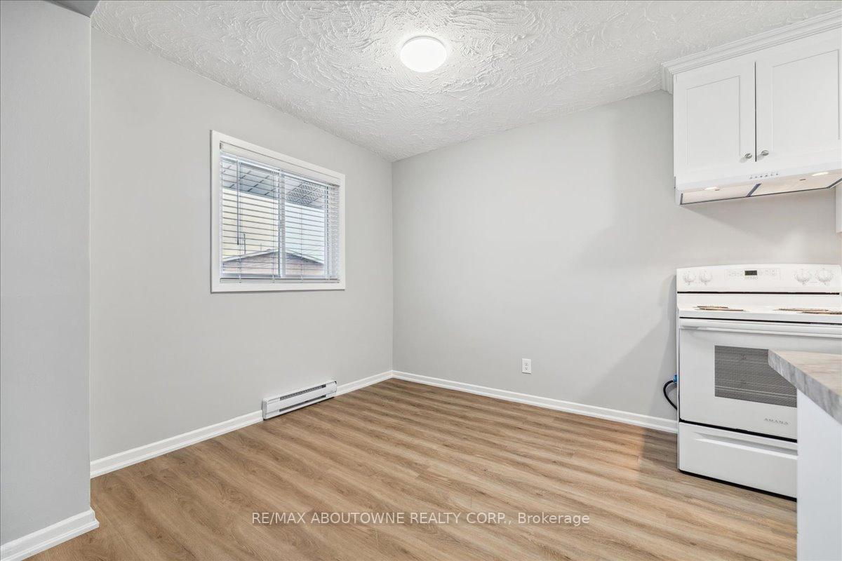 Photo 18 of Unit 3, 2350 Queensway Drive, Burlington, Freeman — HOMEH