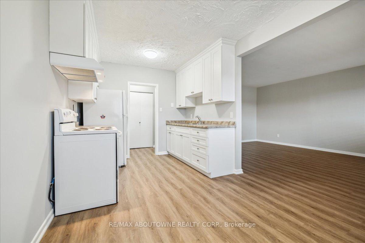 Photo 20 of Unit 3, 2350 Queensway Drive, Burlington, Freeman — HOMEH