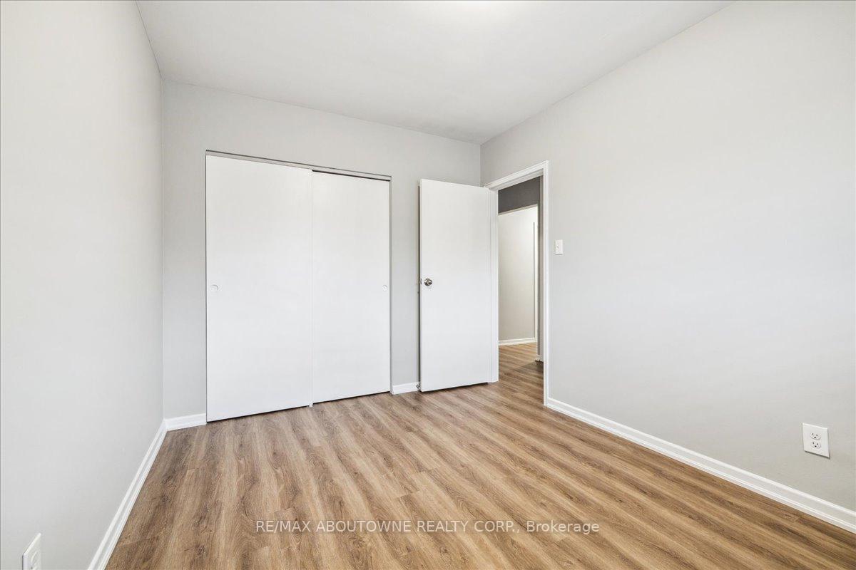 Photo 29 of Unit 3, 2350 Queensway Drive, Burlington, Freeman — HOMEH