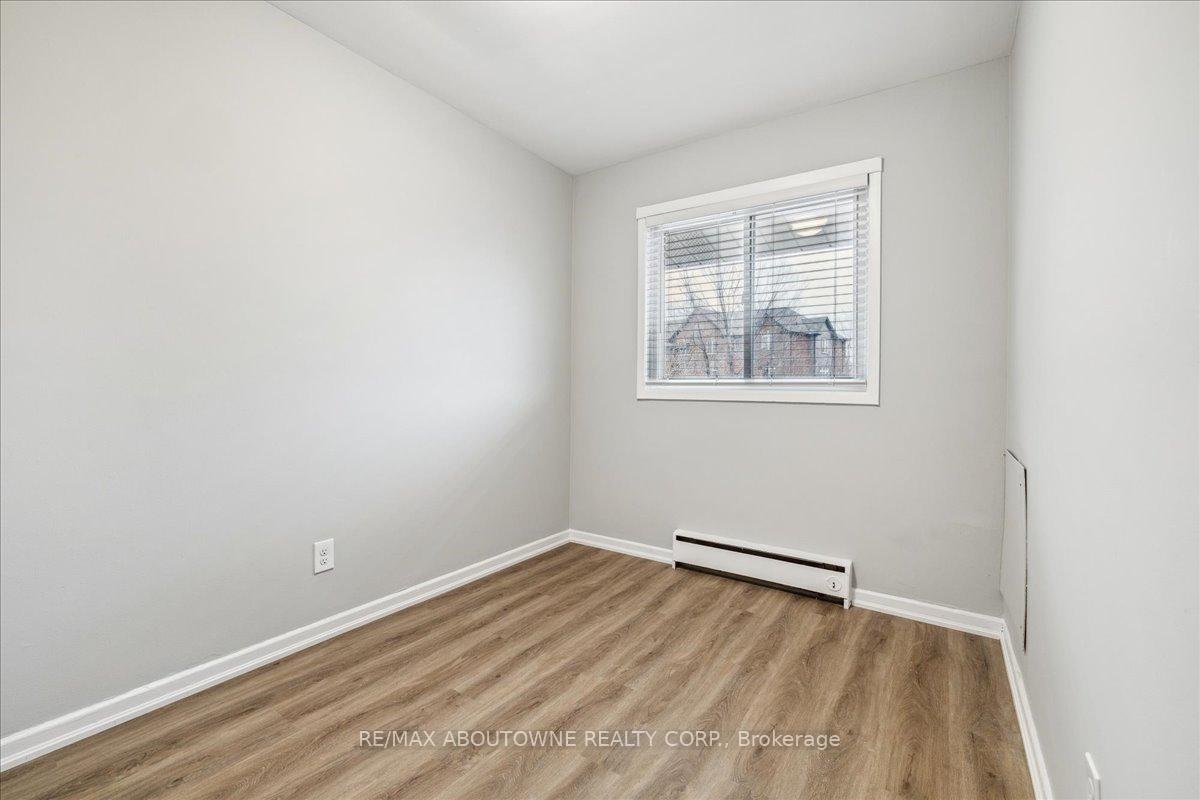 Photo 30 of Unit 3, 2350 Queensway Drive, Burlington, Freeman — HOMEH