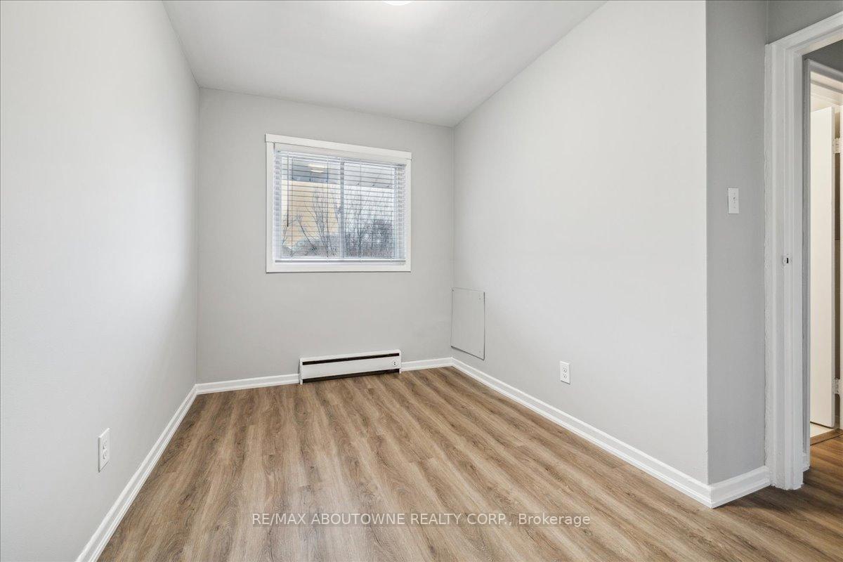 Photo 31 of Unit 3, 2350 Queensway Drive, Burlington, Freeman — HOMEH