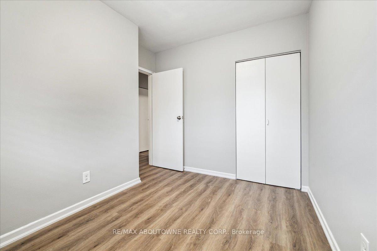 Photo 32 of Unit 3, 2350 Queensway Drive, Burlington, Freeman — HOMEH