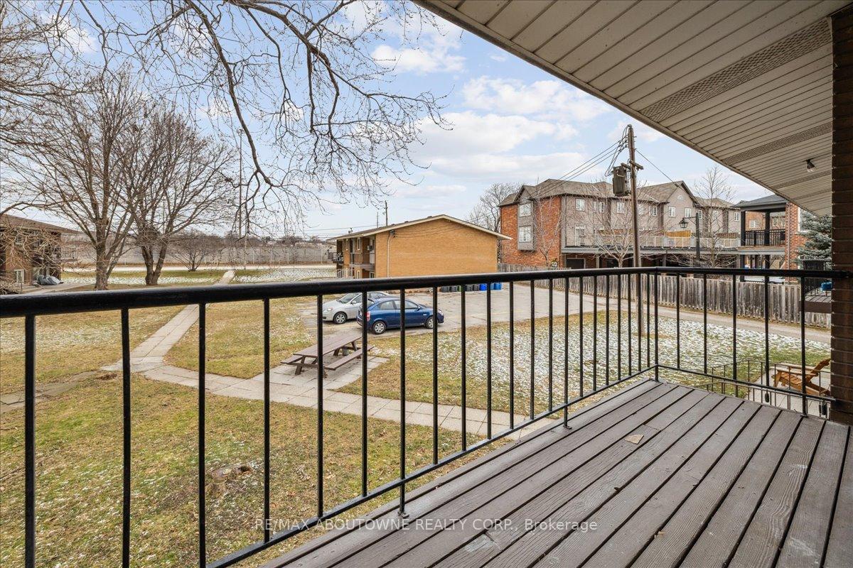 Photo 37 of Unit 3, 2350 Queensway Drive, Burlington, Freeman — HOMEH
