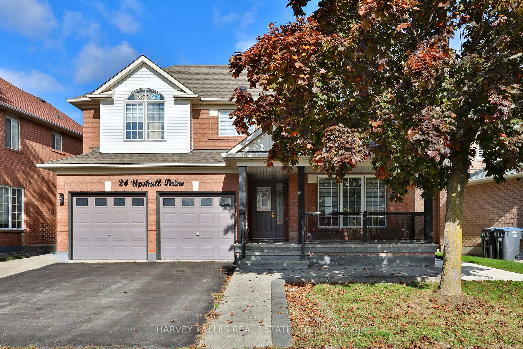 Photo 3 of 24 Upshall Drive, Brampton, Vales of Castlemore — HOMEH