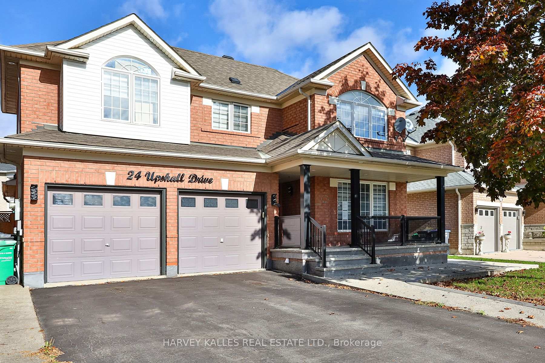Photo 4 of 24 Upshall Drive, Brampton, Vales of Castlemore — HOMEH