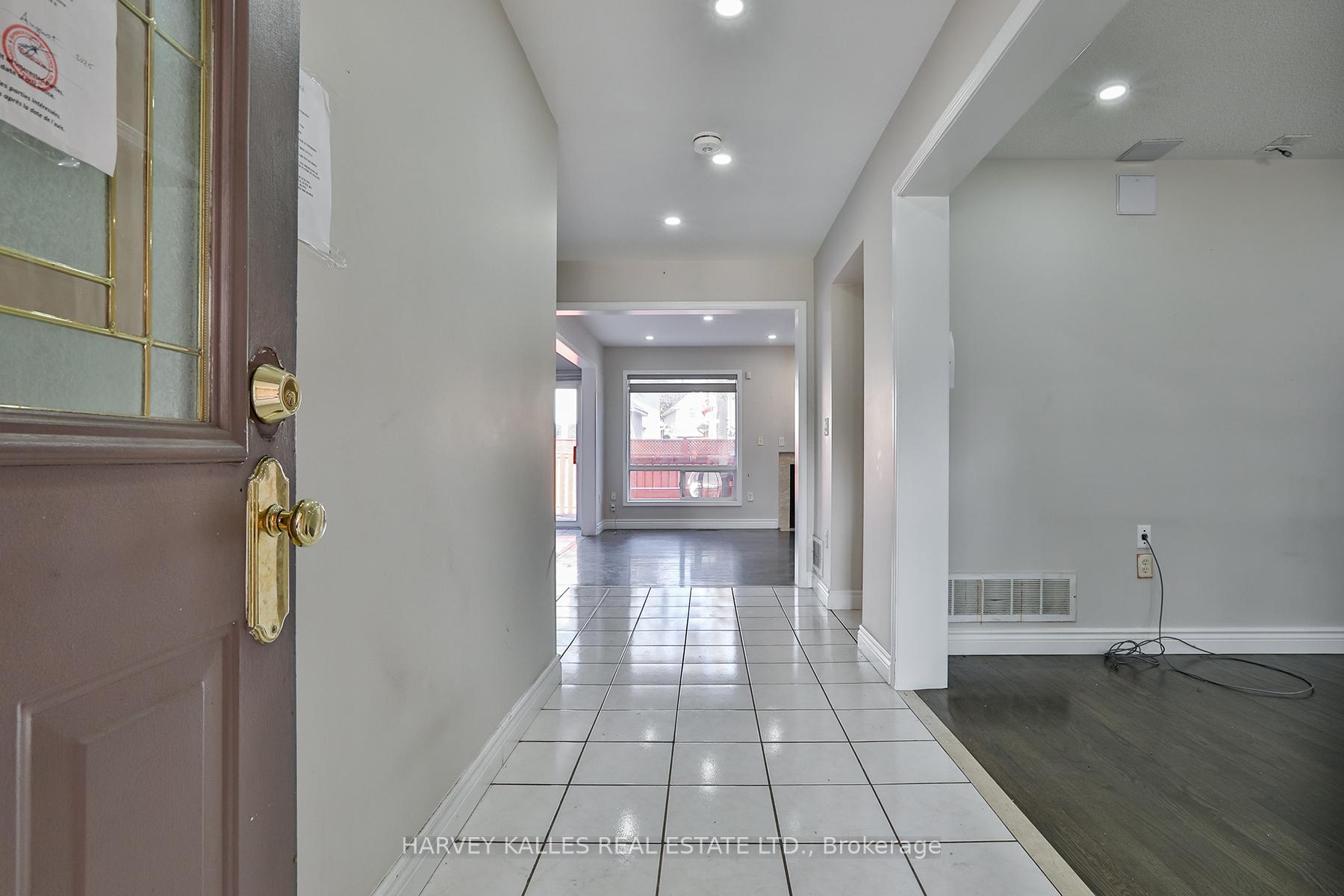 Photo 7 of 24 Upshall Drive, Brampton, Vales of Castlemore — HOMEH