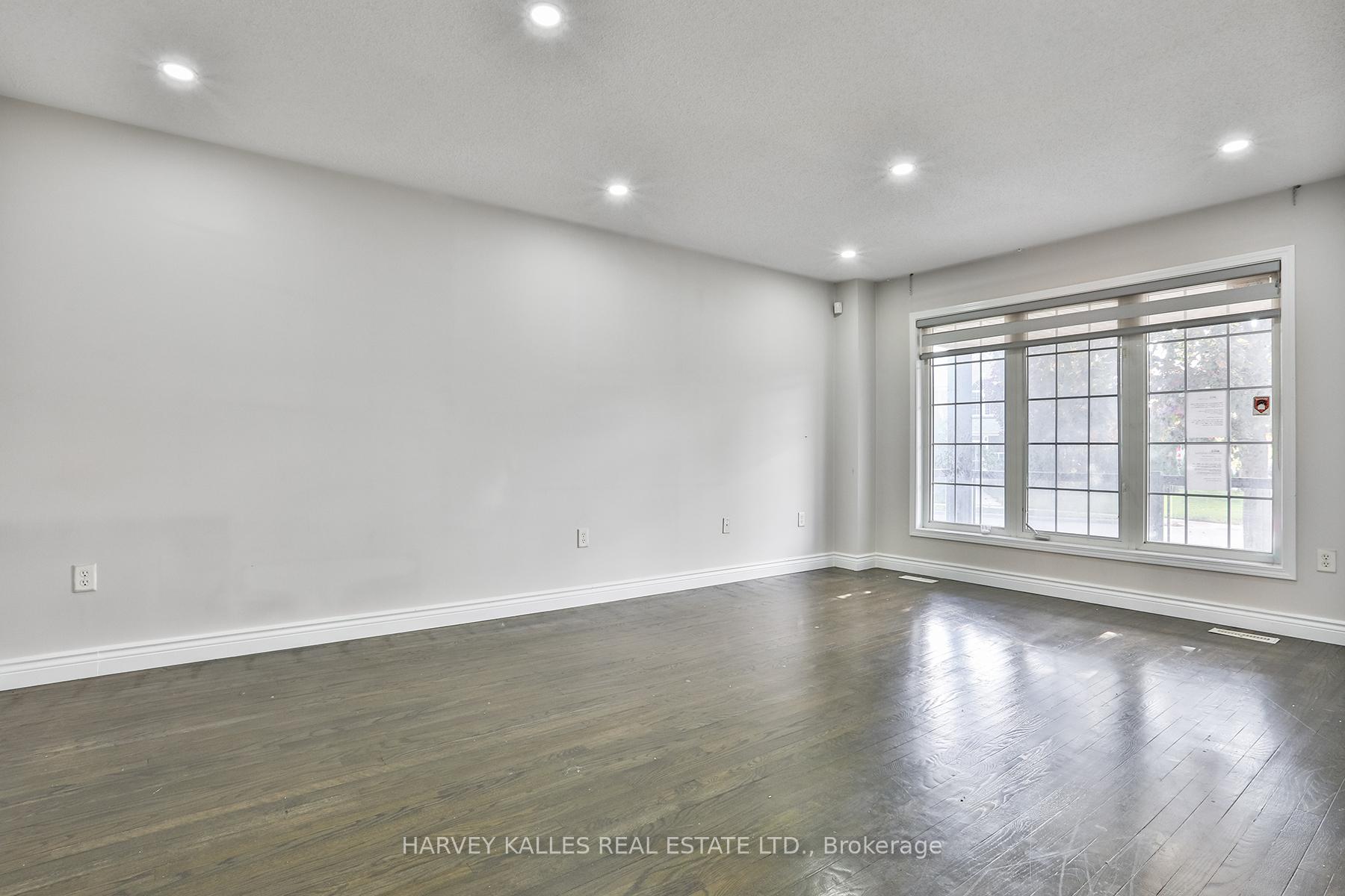 Photo 9 of 24 Upshall Drive, Brampton, Vales of Castlemore — HOMEH