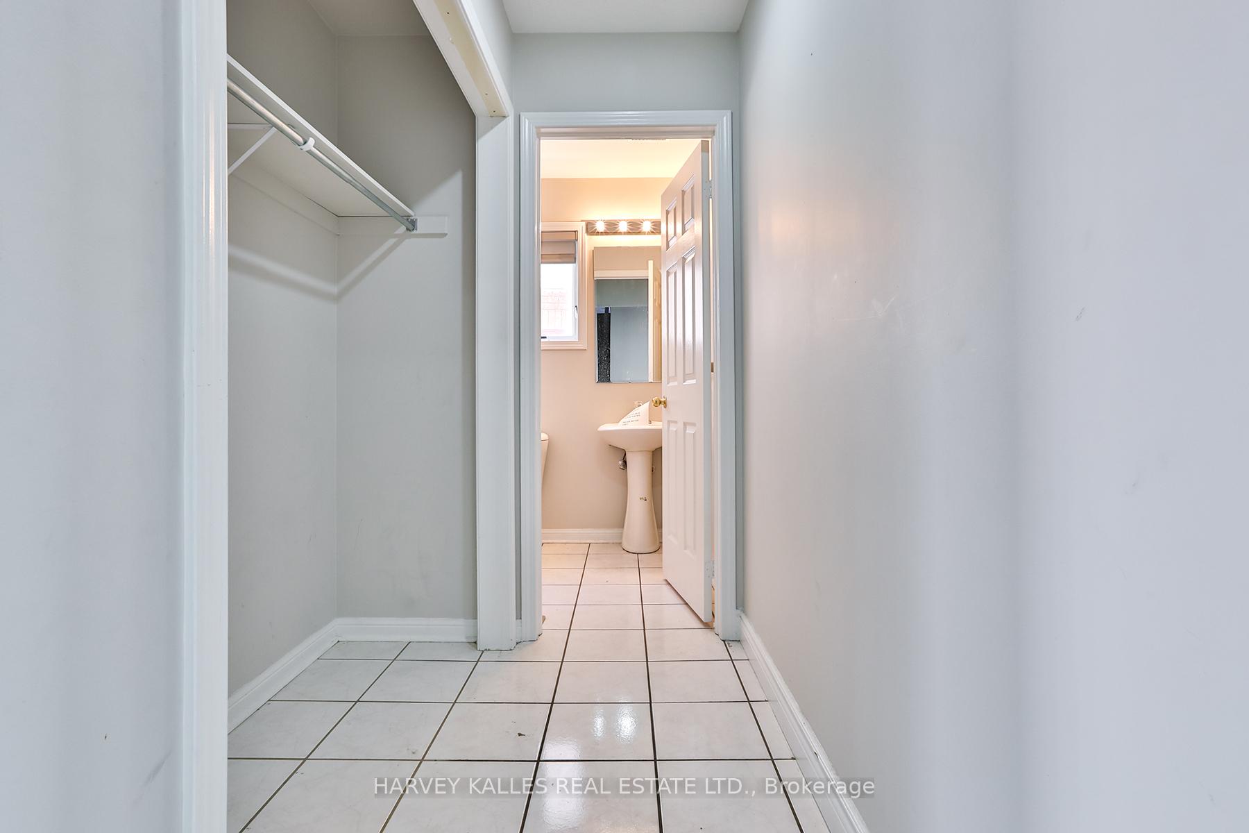 Photo 12 of 24 Upshall Drive, Brampton, Vales of Castlemore — HOMEH