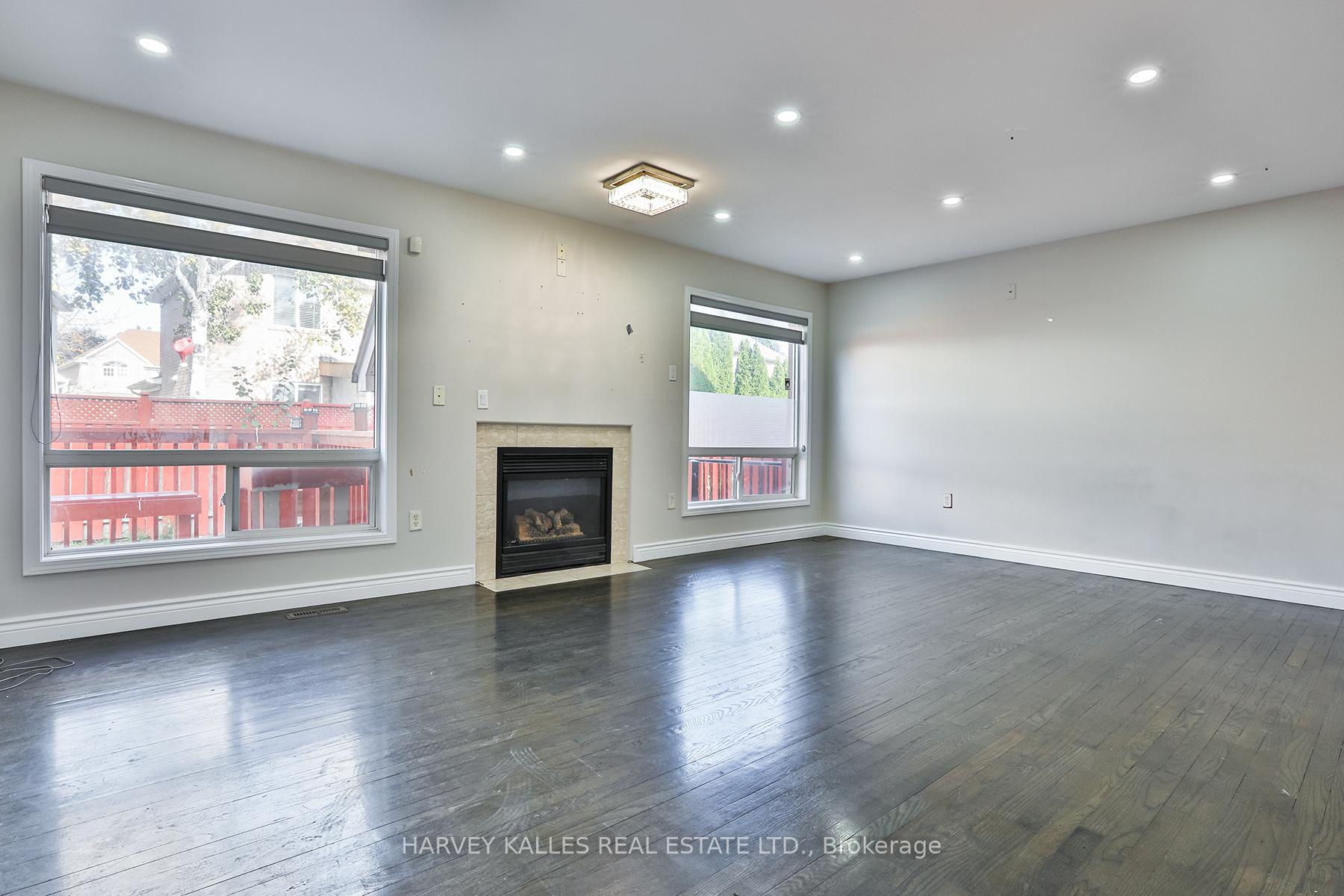 Photo 13 of 24 Upshall Drive, Brampton, Vales of Castlemore — HOMEH