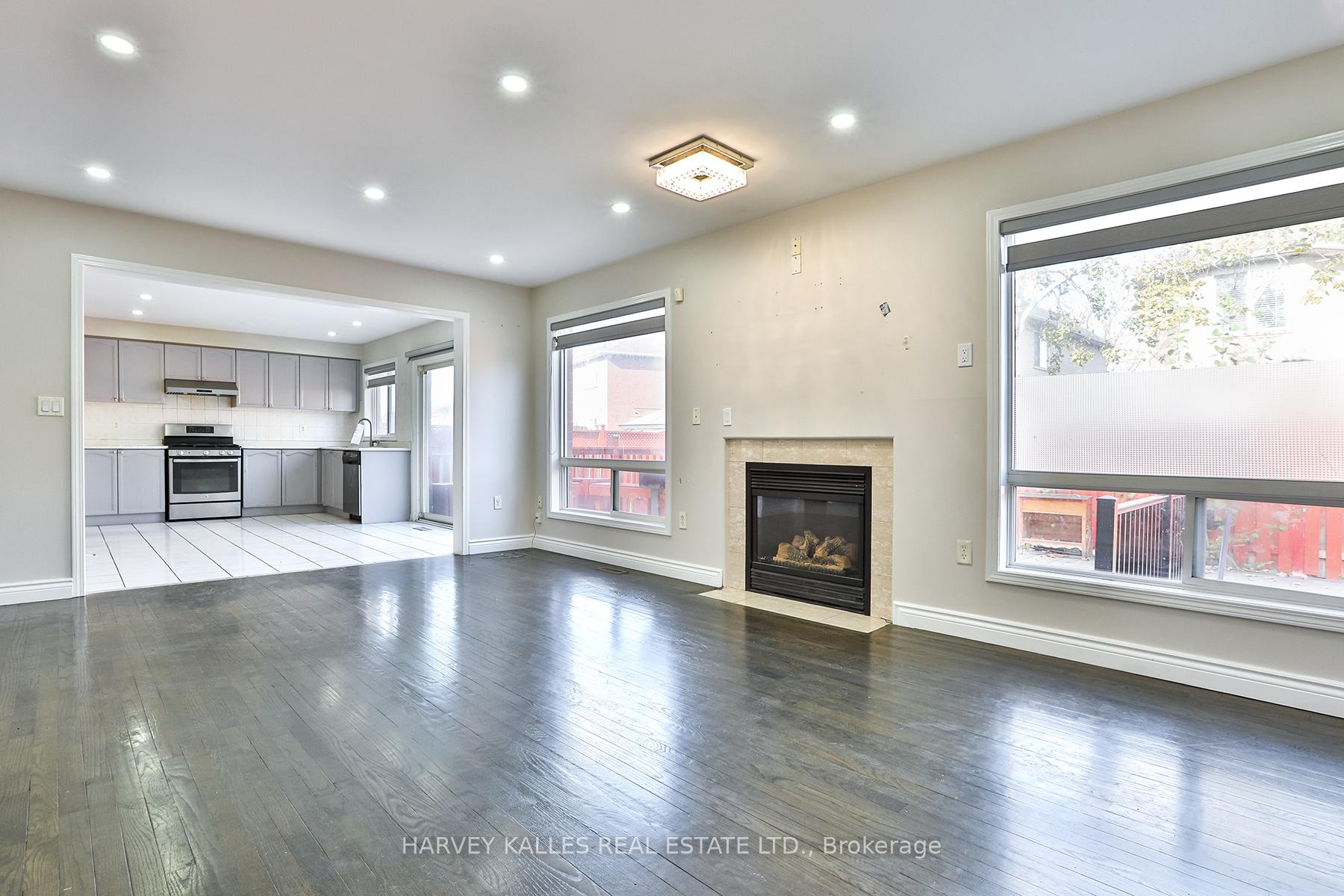 Photo 15 of 24 Upshall Drive, Brampton, Vales of Castlemore — HOMEH