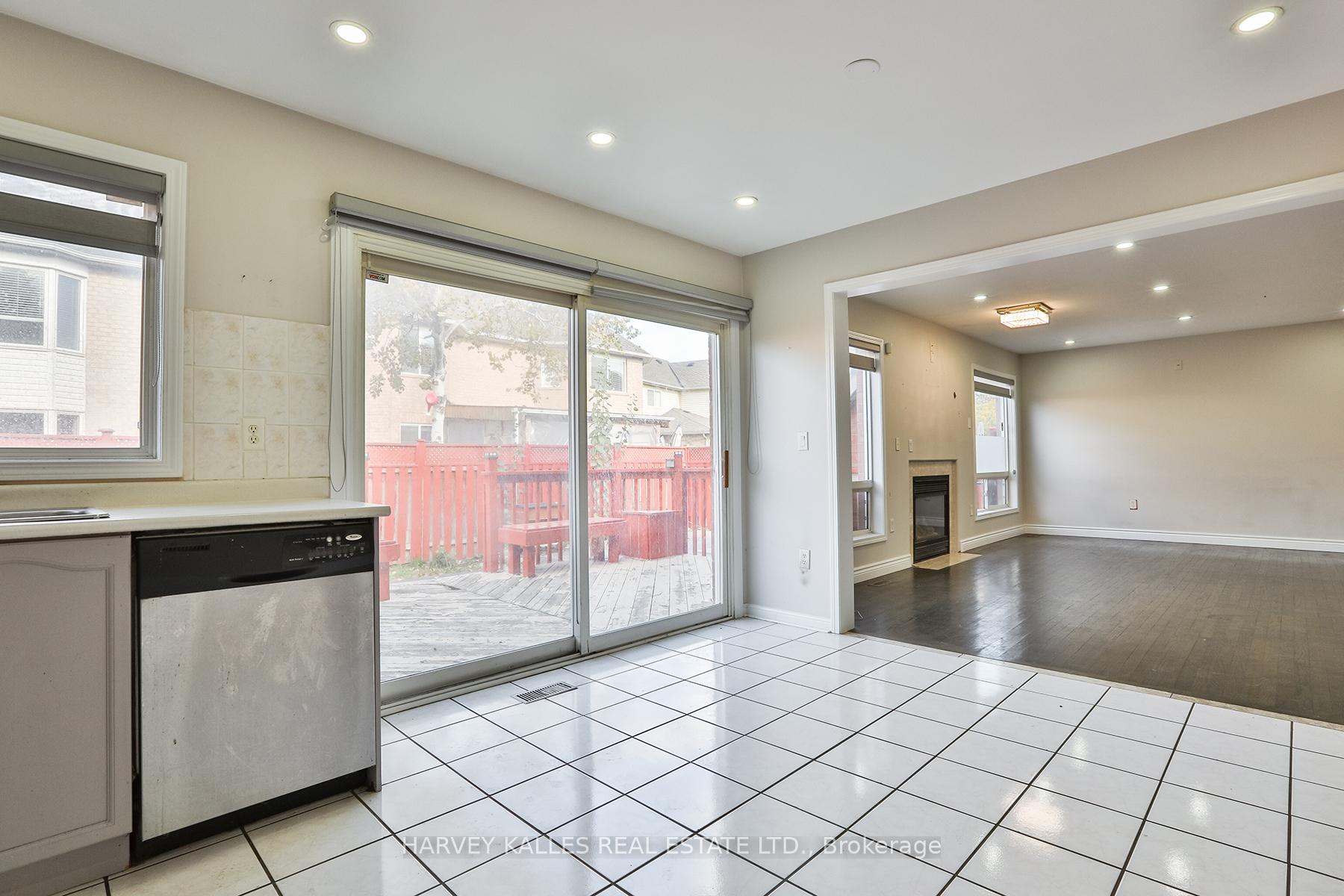 Photo 19 of 24 Upshall Drive, Brampton, Vales of Castlemore — HOMEH