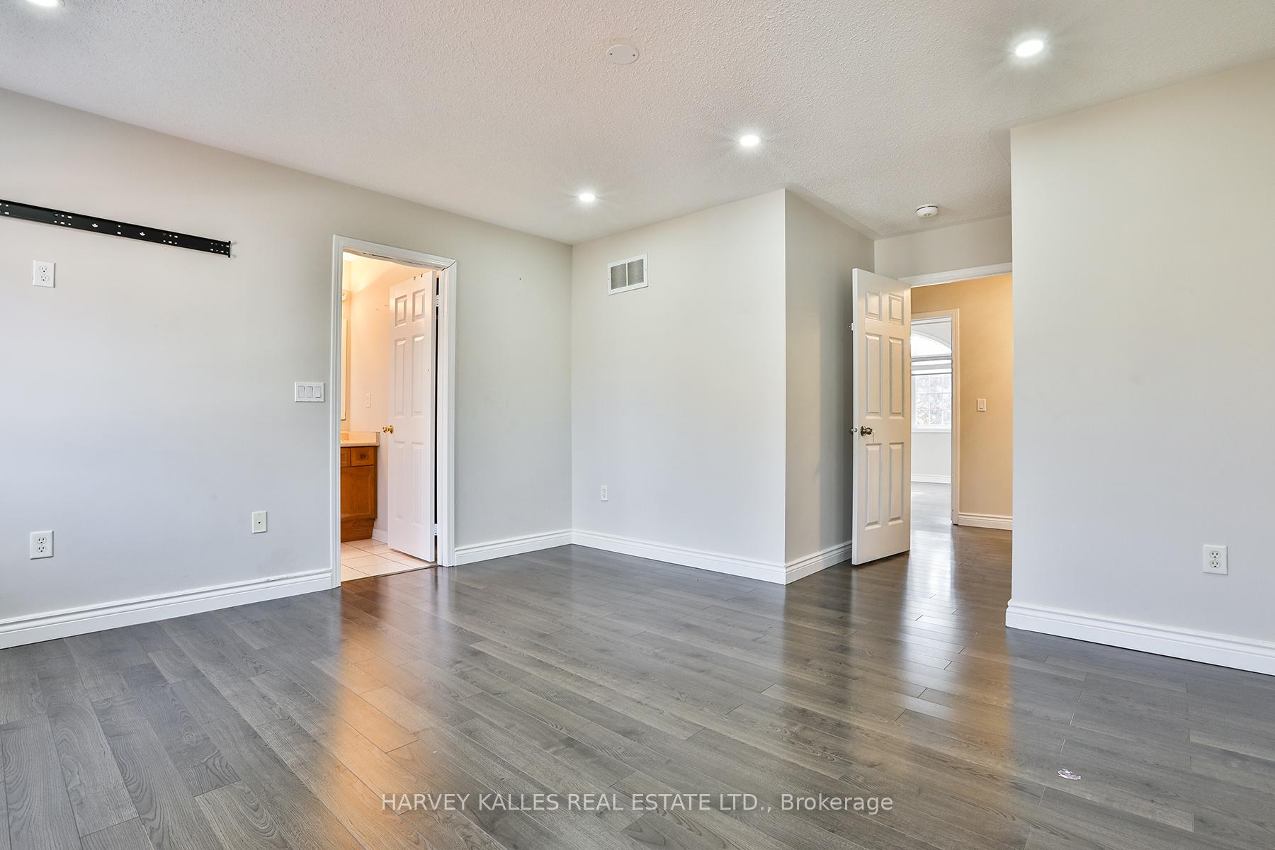 Photo 22 of 24 Upshall Drive, Brampton, Vales of Castlemore — HOMEH