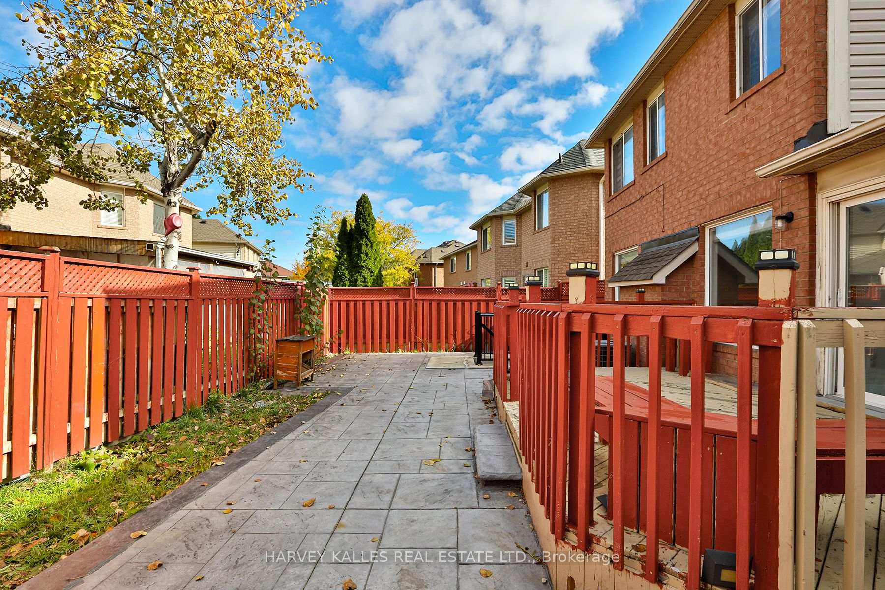 Photo 40 of 24 Upshall Drive, Brampton, Vales of Castlemore — HOMEH