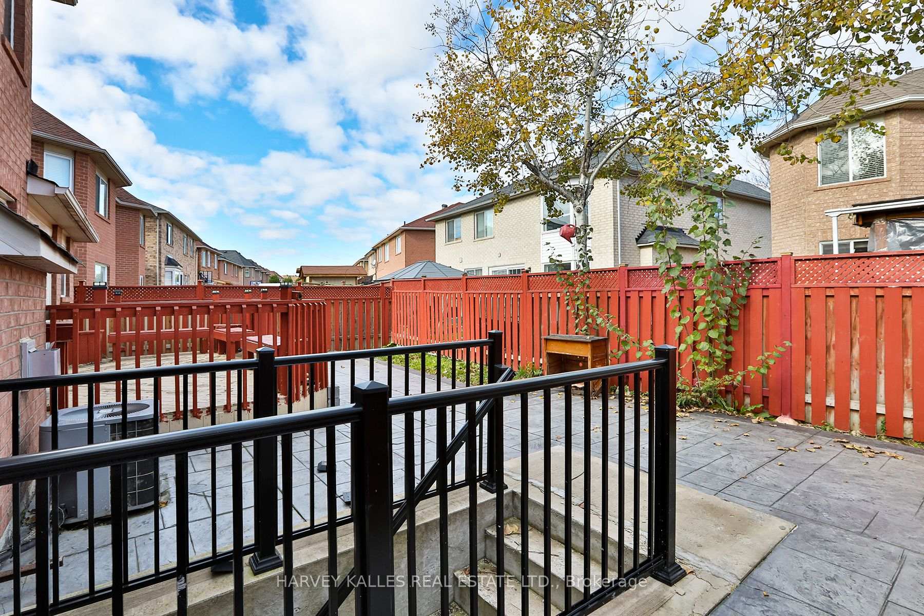 Photo 43 of 24 Upshall Drive, Brampton, Vales of Castlemore — HOMEH