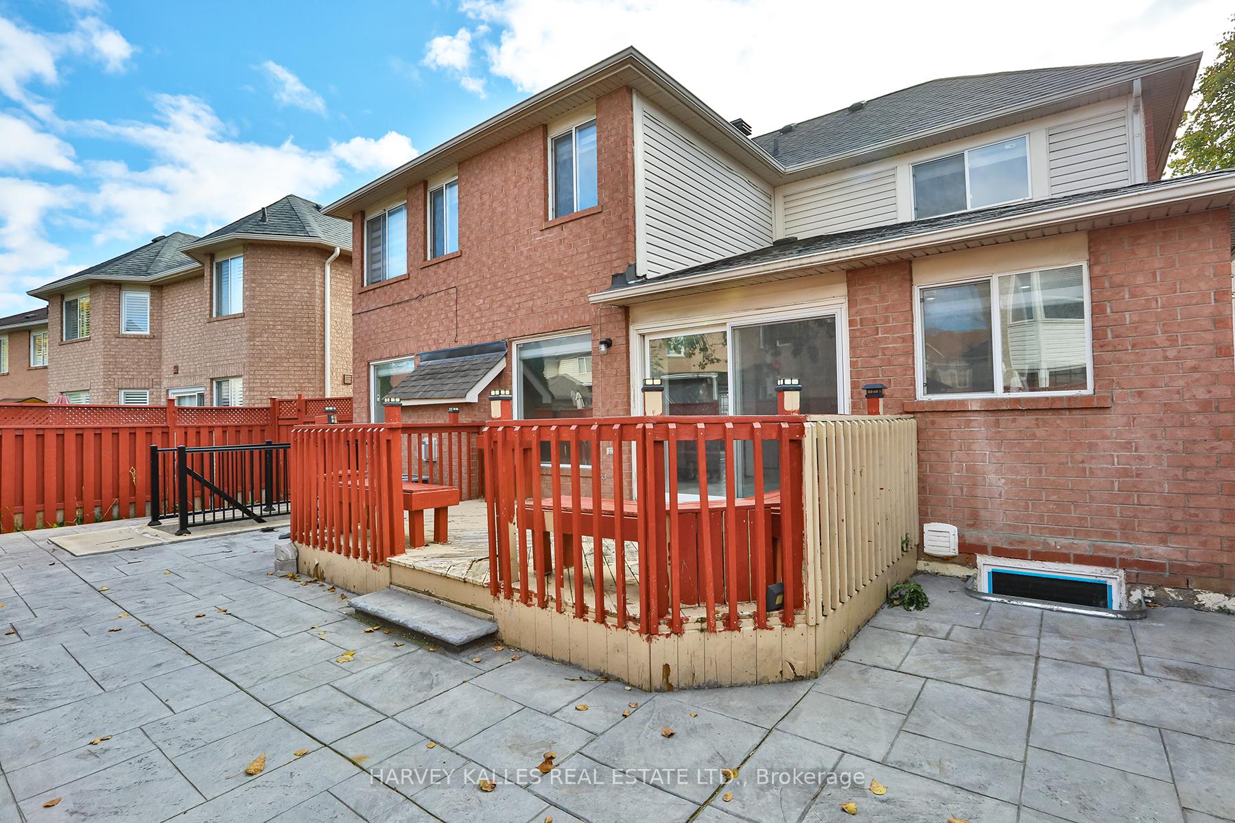Photo 44 of 24 Upshall Drive, Brampton, Vales of Castlemore — HOMEH