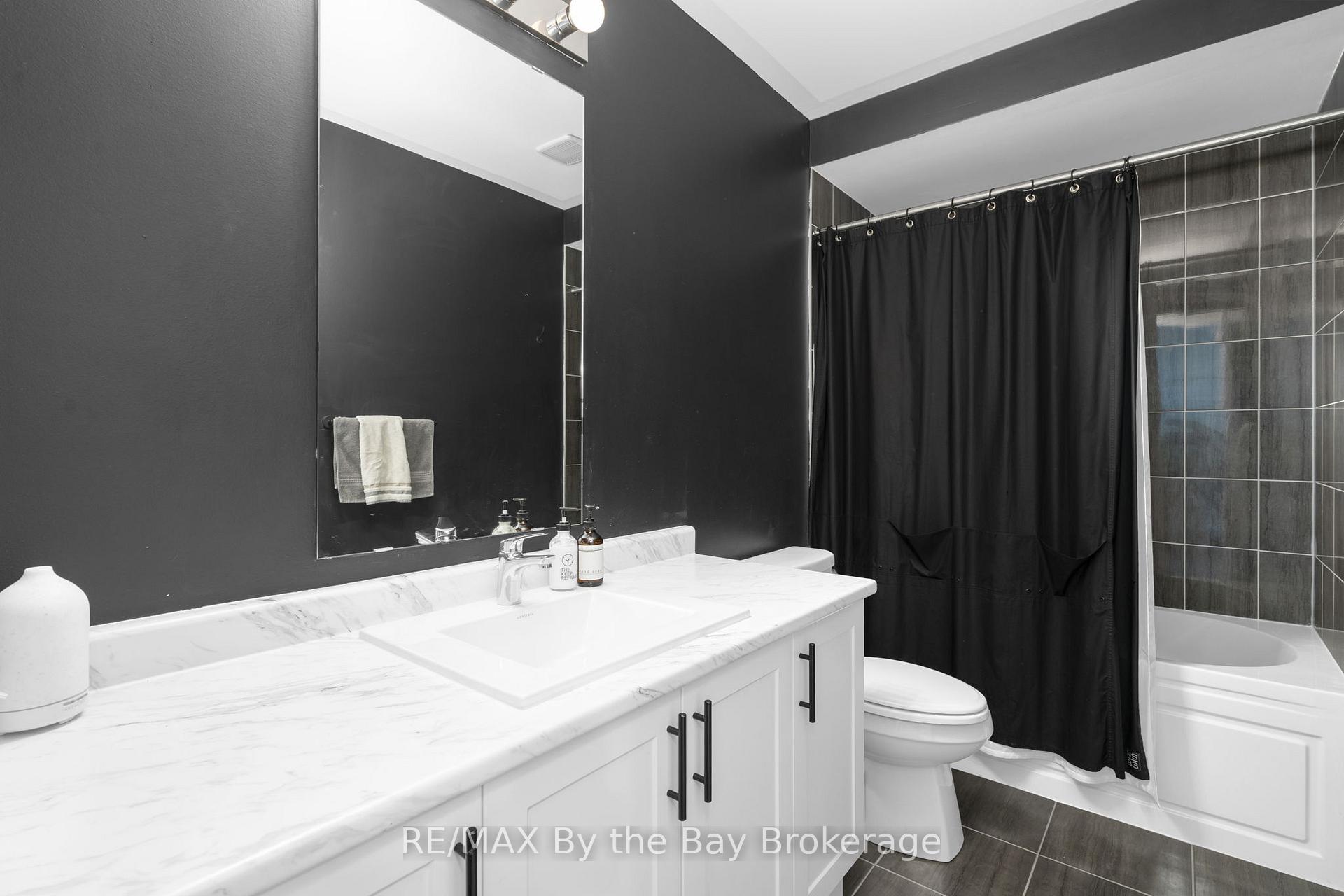 Photo 20 of 303 Atkinson Street, Clearview, Stayner — HOMEH