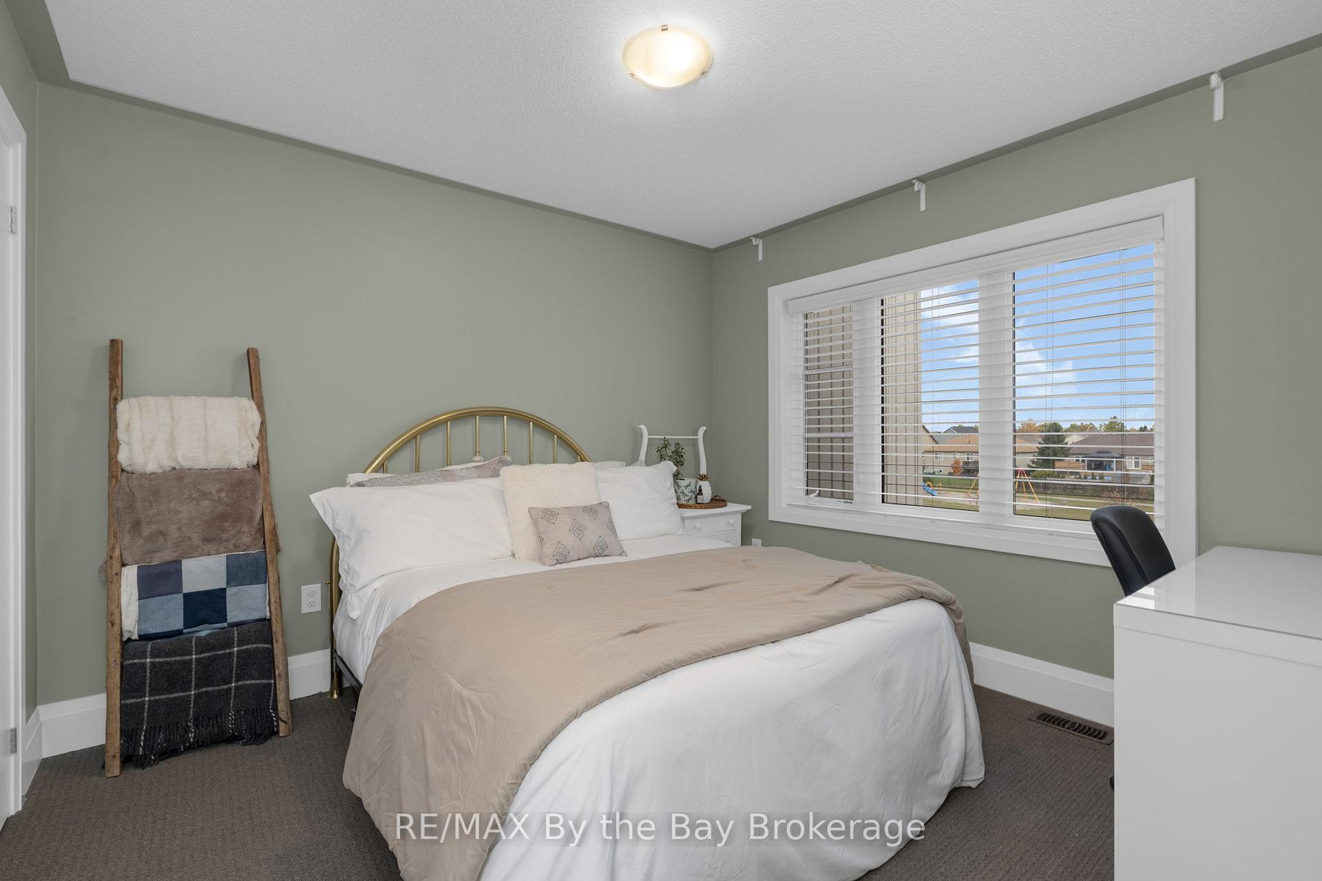 Photo 21 of 303 Atkinson Street, Clearview, Stayner — HOMEH
