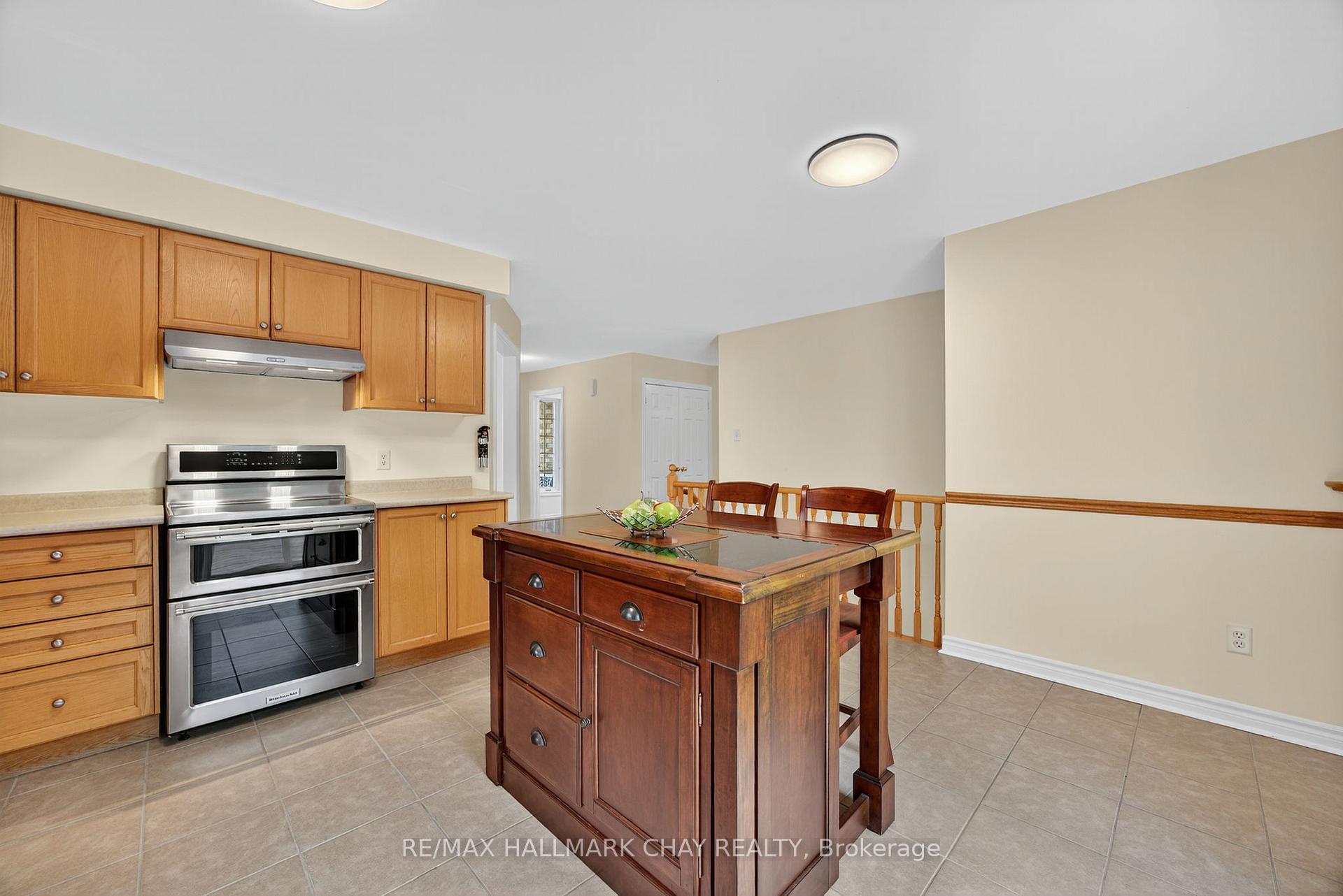 Photo 3 of 99 Sproule Drive, Barrie, Edgehill Drive — HOMEH