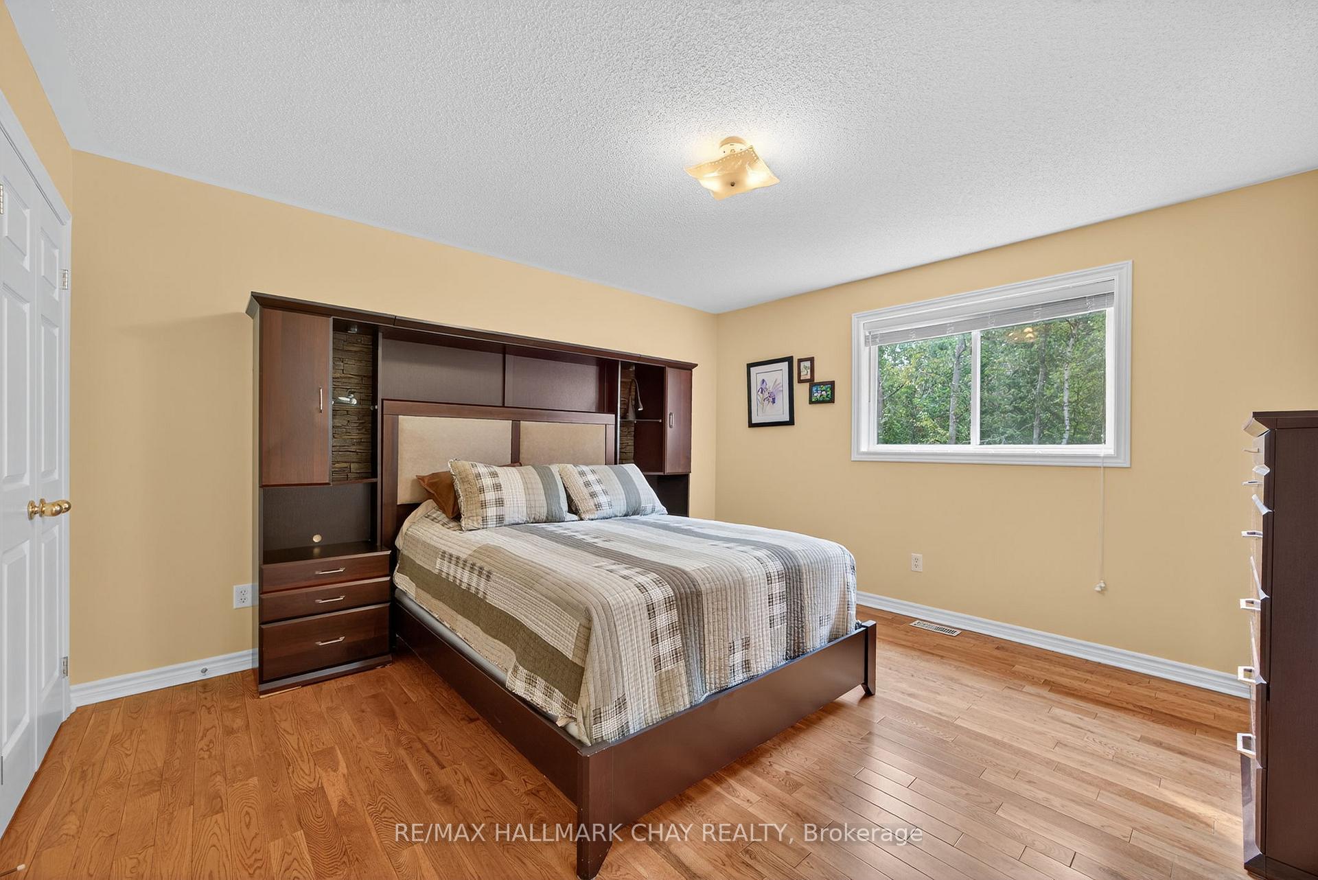 Photo 6 of 99 Sproule Drive, Barrie, Edgehill Drive — HOMEH