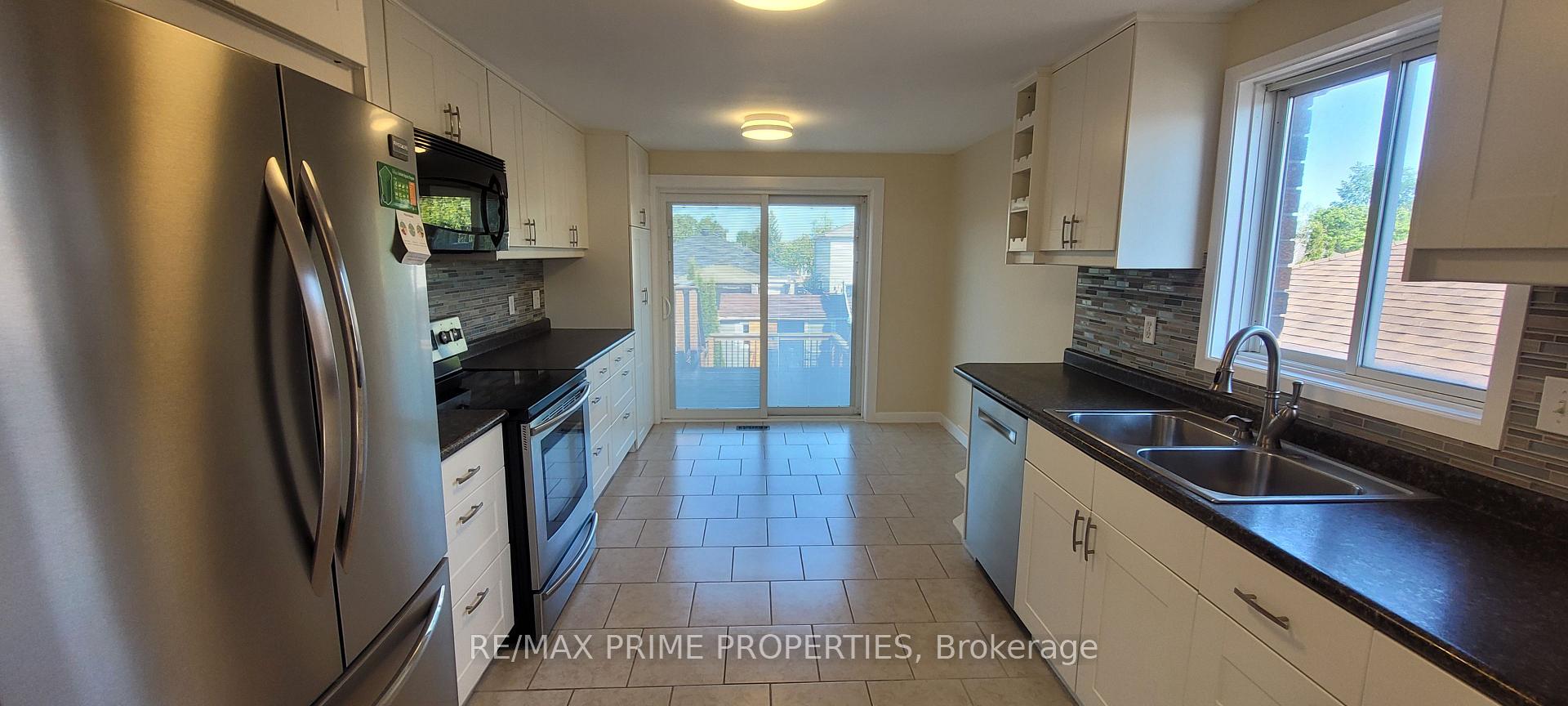 Photo 2 of Unit Upper, 7 Irish Lane, Barrie, Grove East — HOMEH